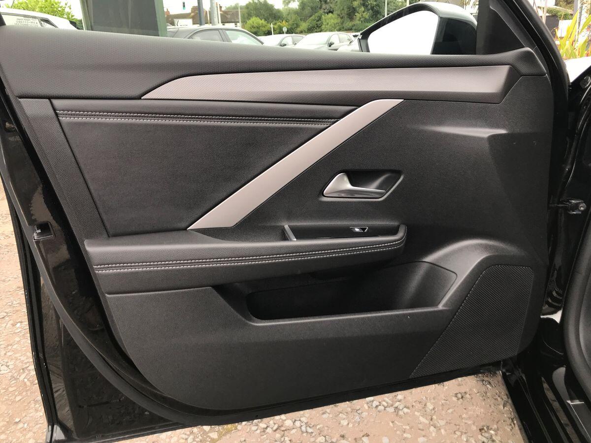 Vauxhall Astra view 18