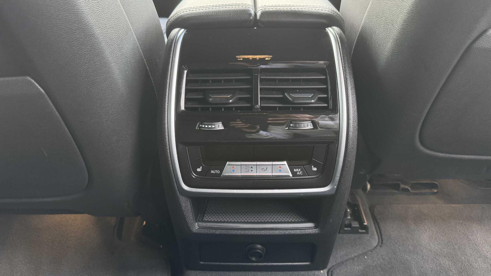 BMW X5 view 9