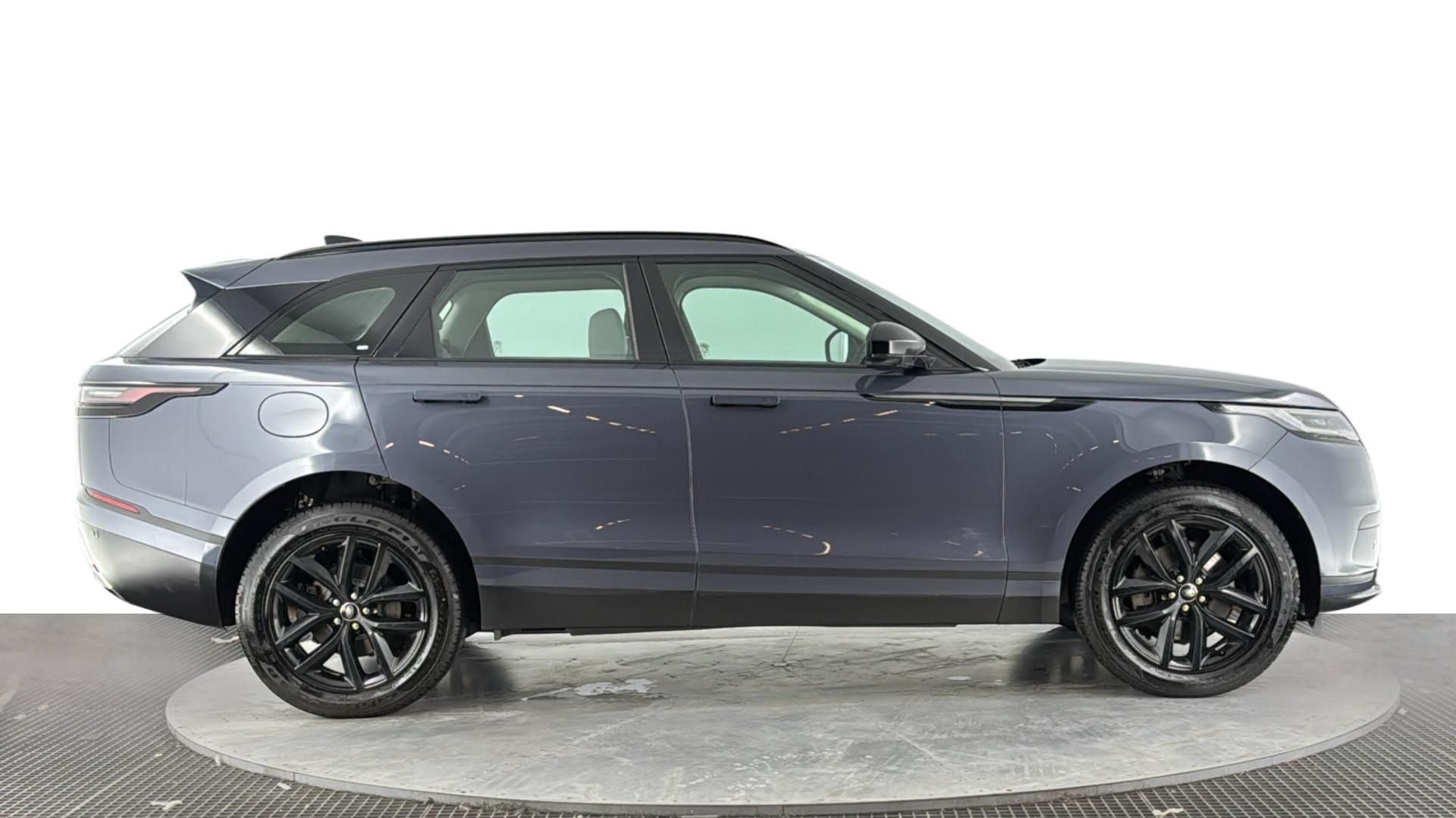 Land Rover Range Rover Velar view 3