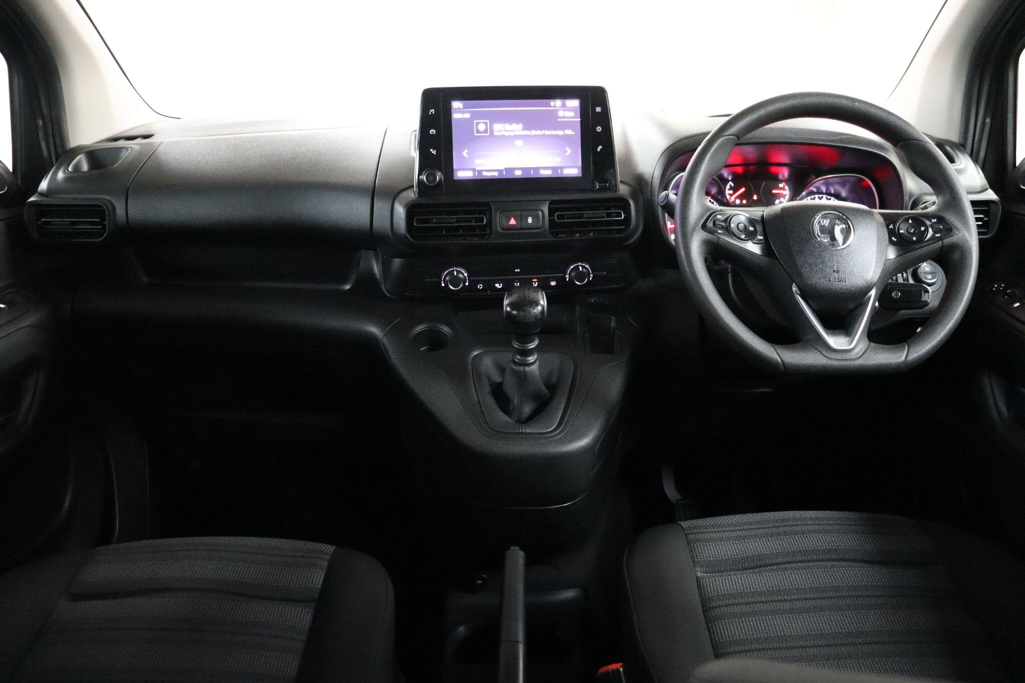 Vauxhall Combo Life view 40