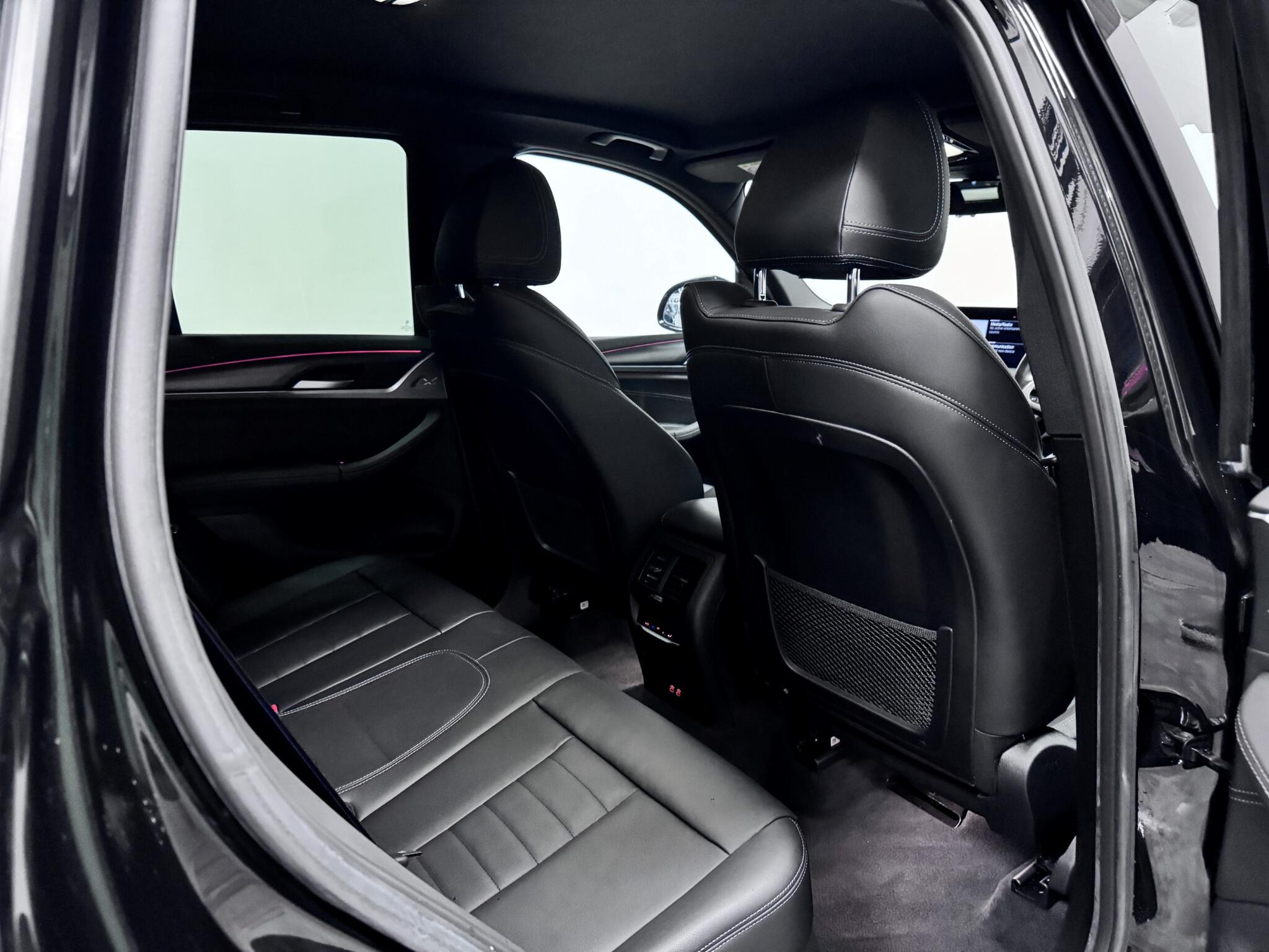 BMW X3 view 23