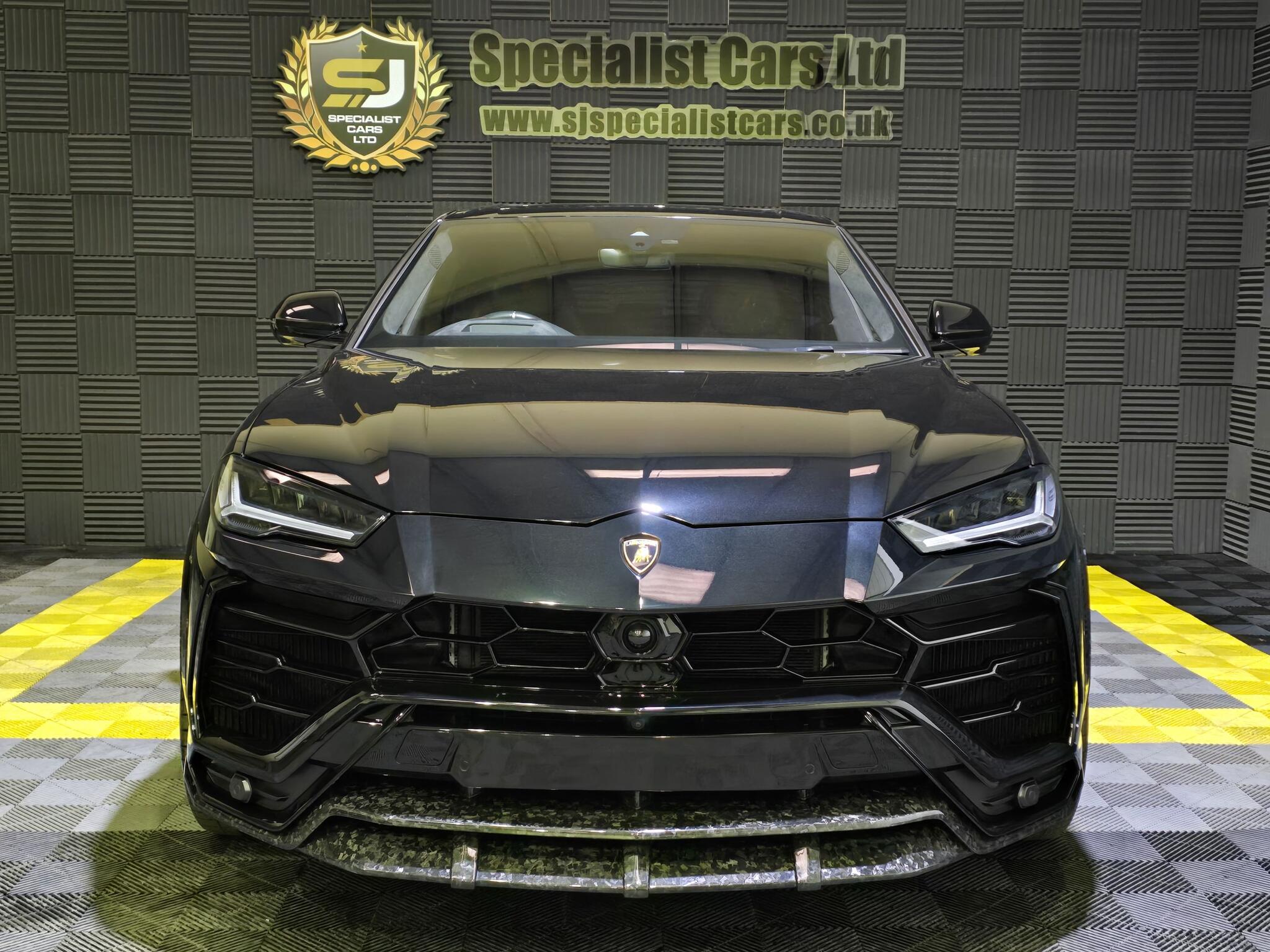 Lamborghini Urus view 2