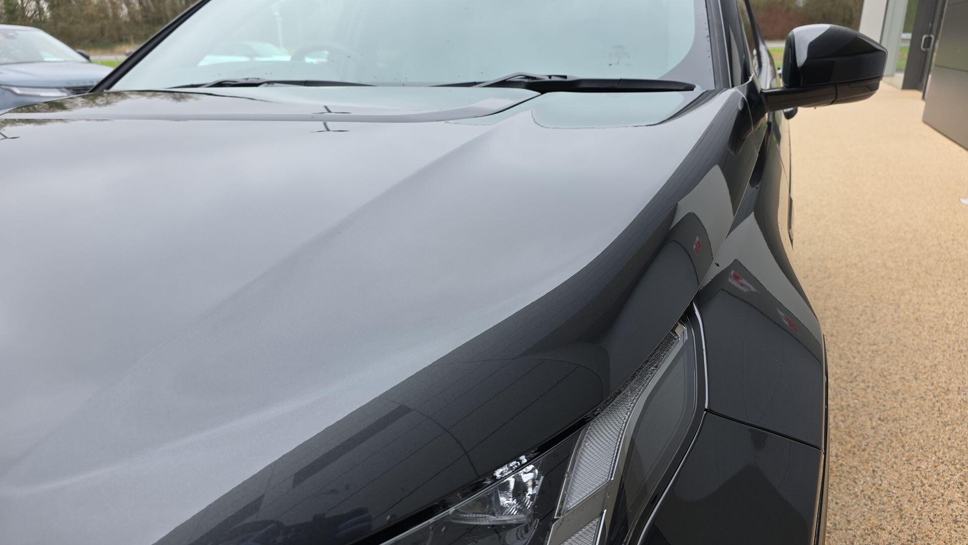 Land Rover Discovery Sport view 20