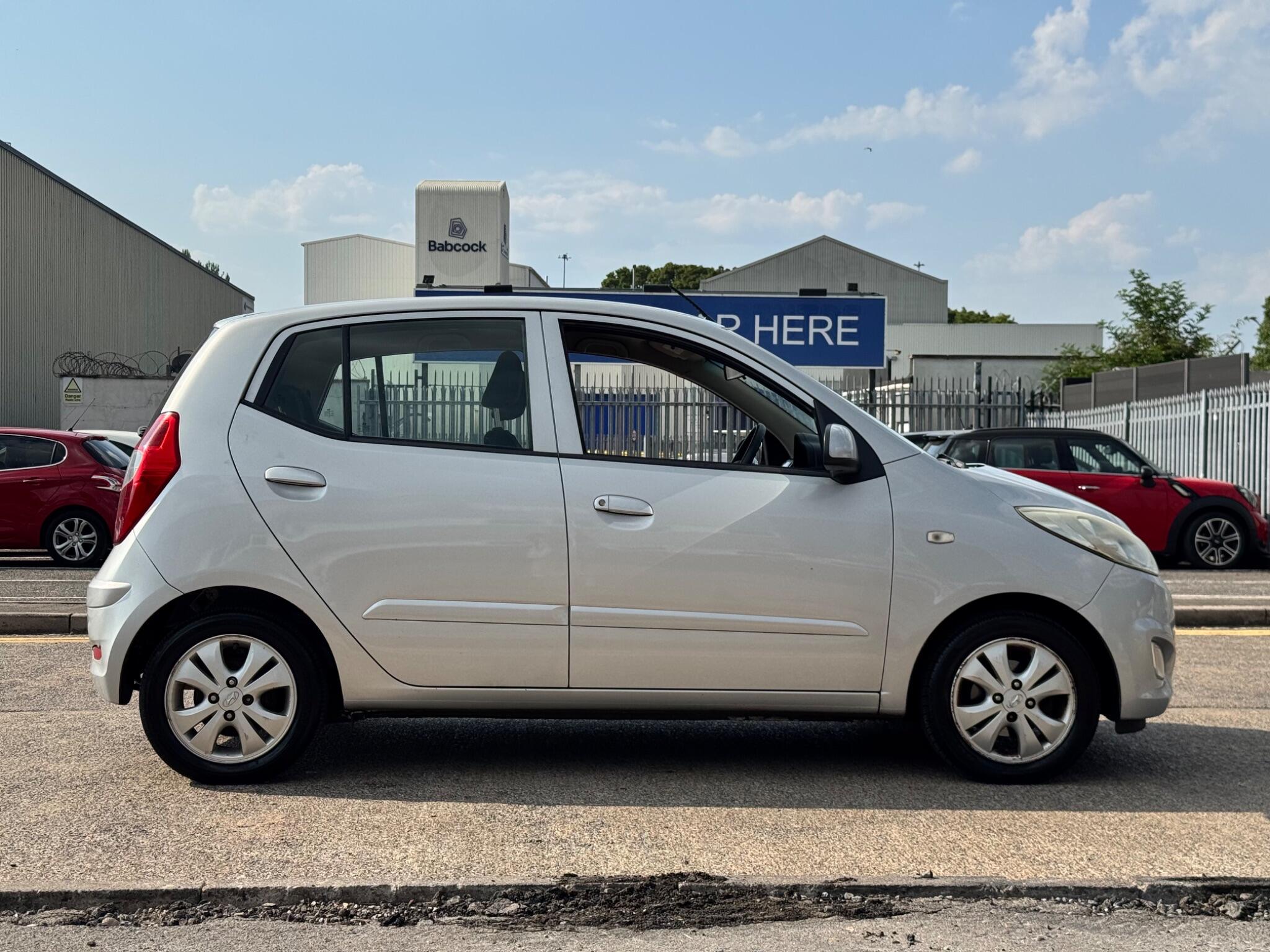 Hyundai I10 view 18