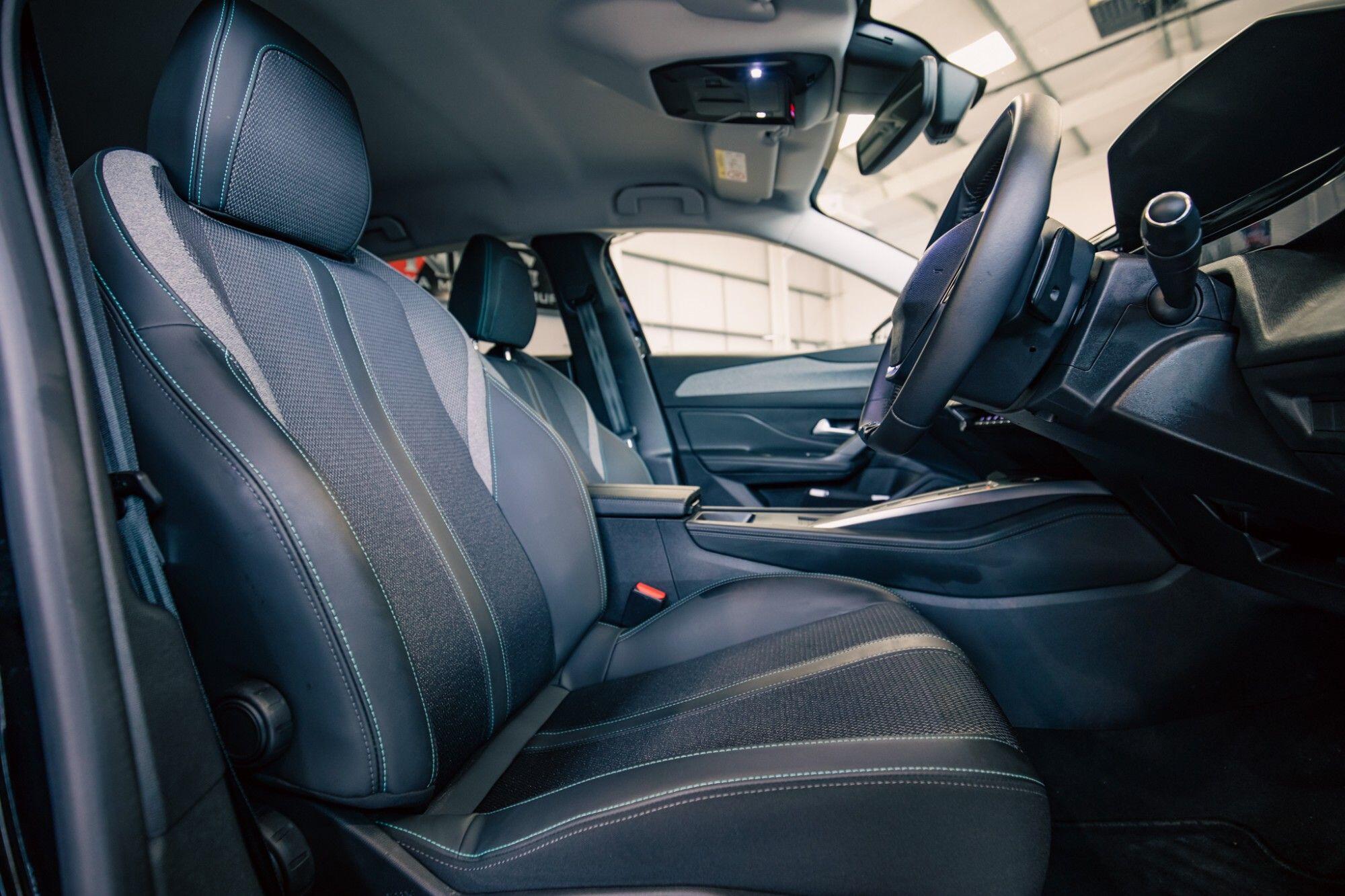 Peugeot 308 view 3