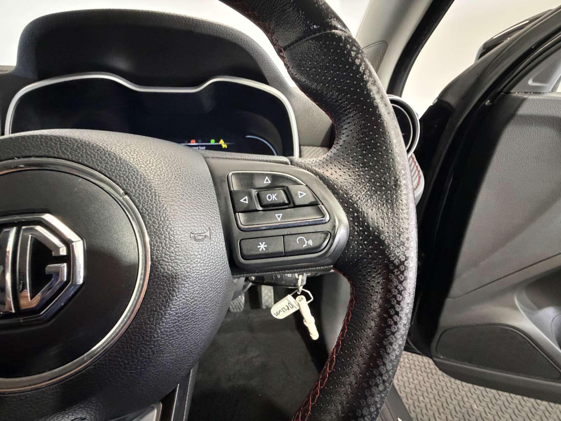 MG ZS view 30