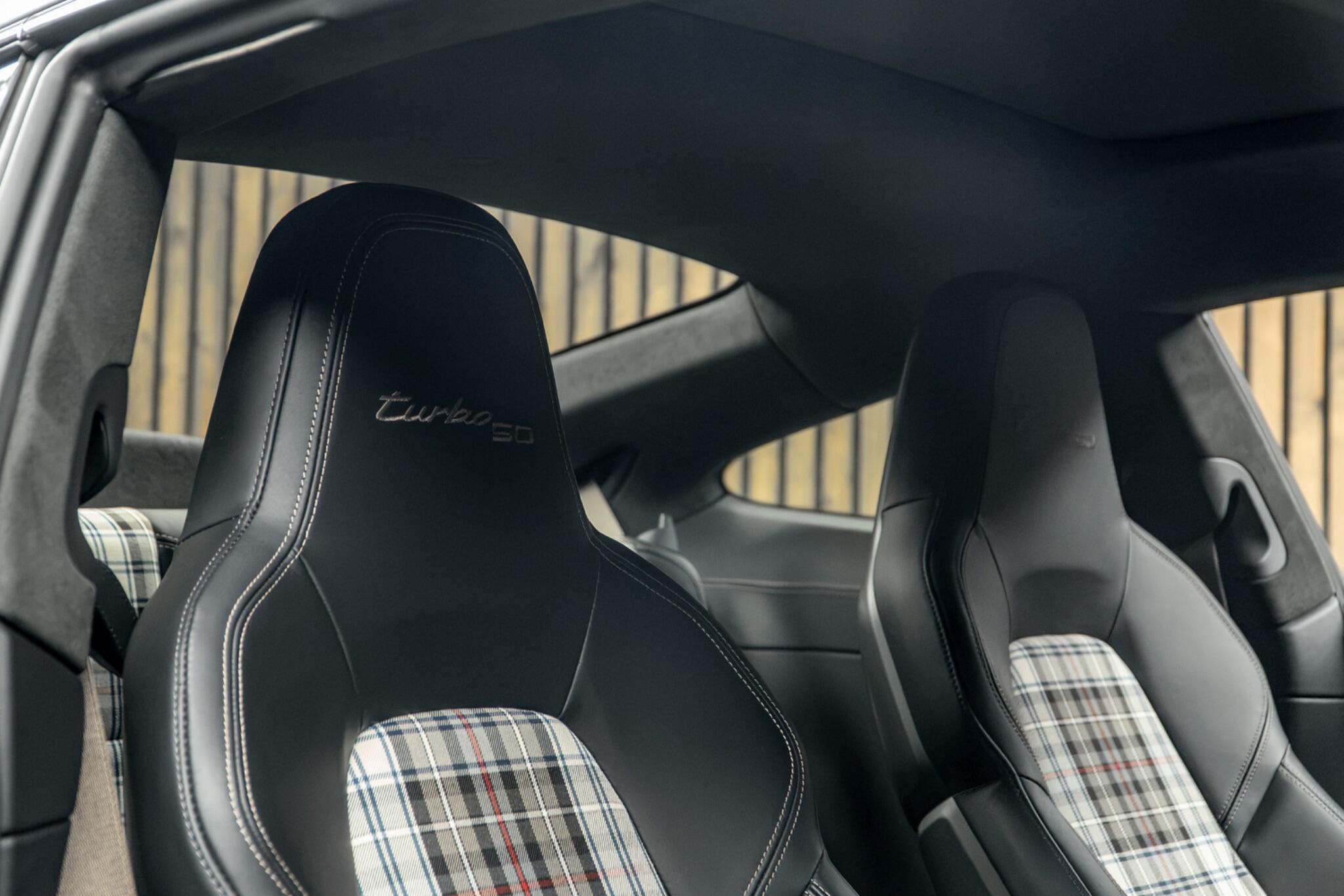 Porsche 911 view 38