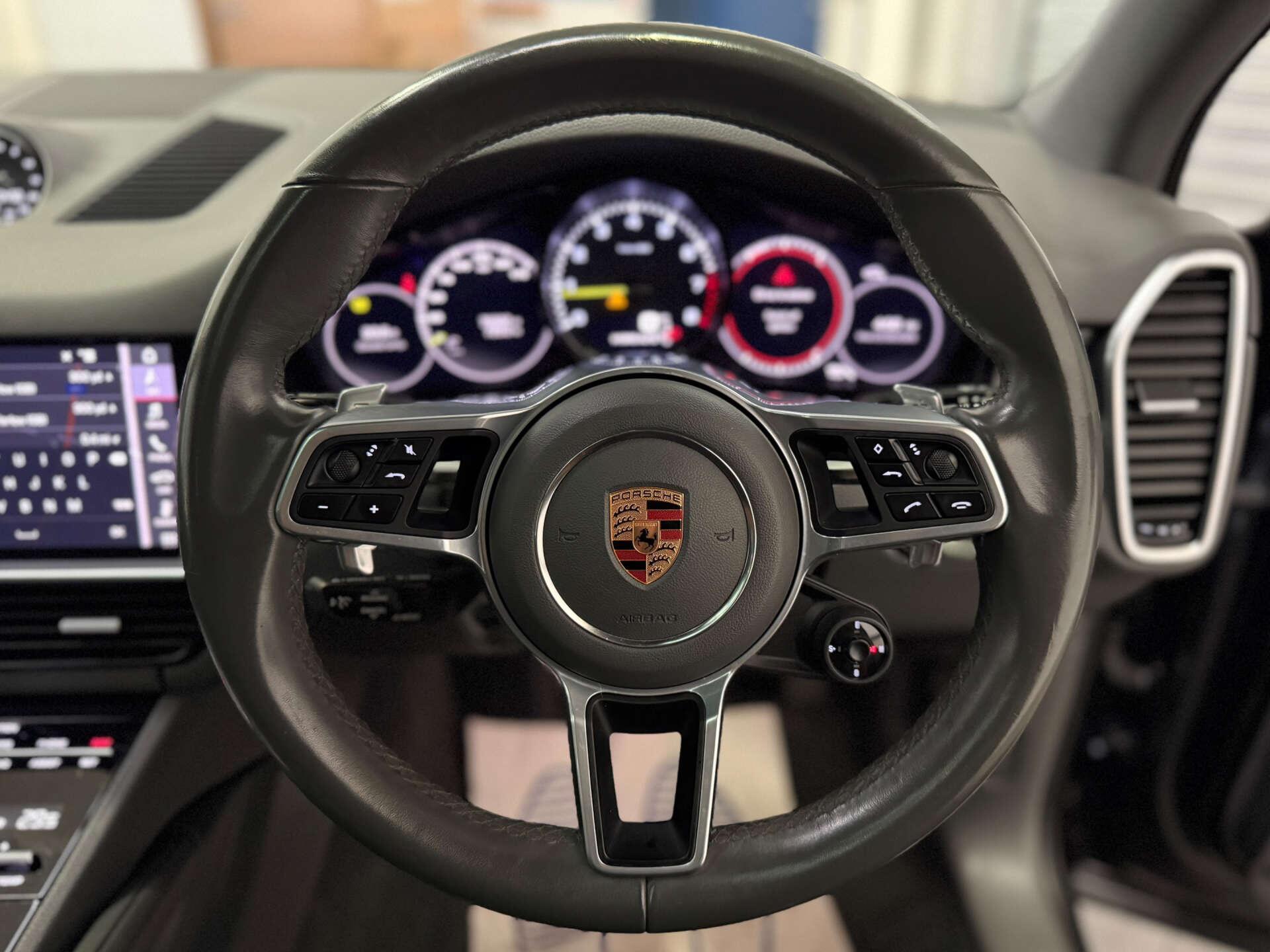 Porsche Cayenne view 12