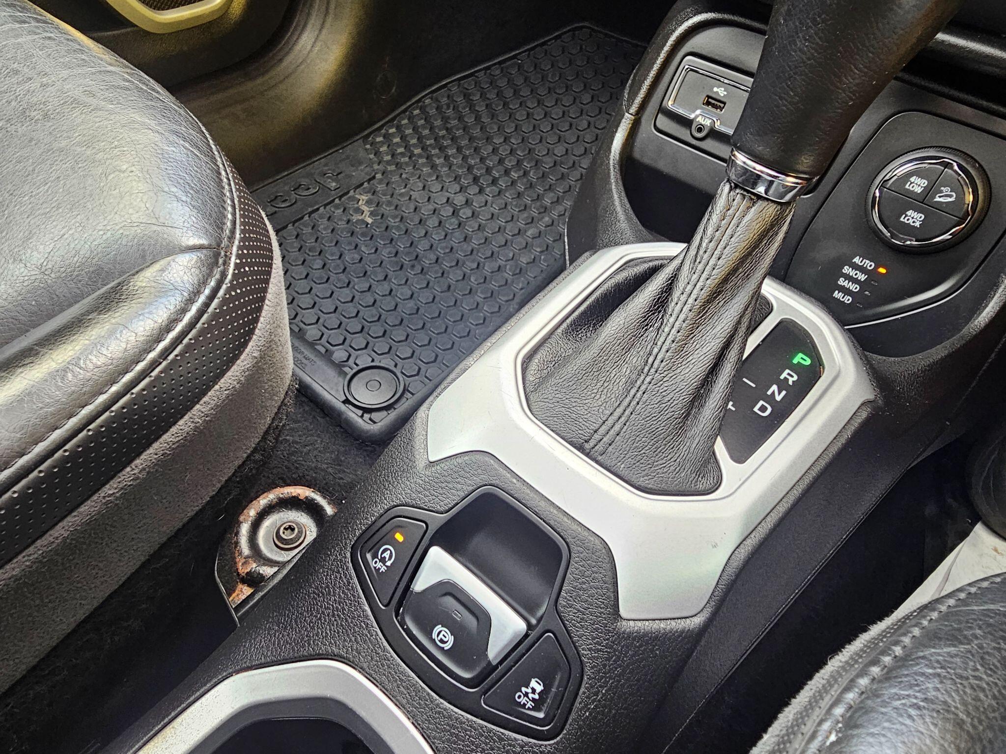 Jeep Renegade view 38