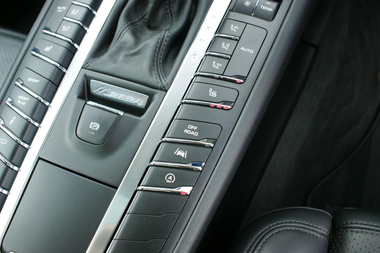 Porsche Macan view 66