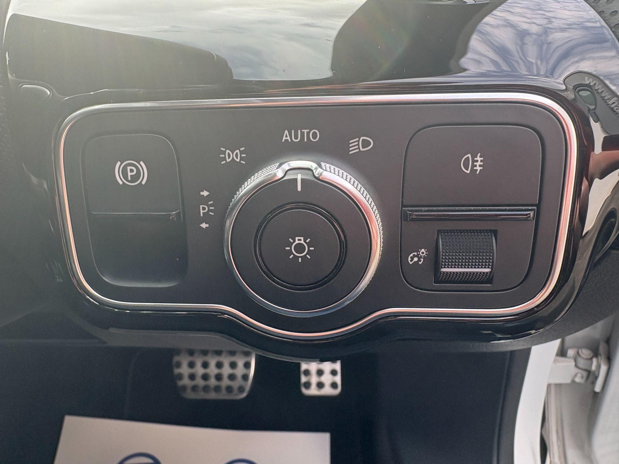 Mercedes-Benz A-Class view 28