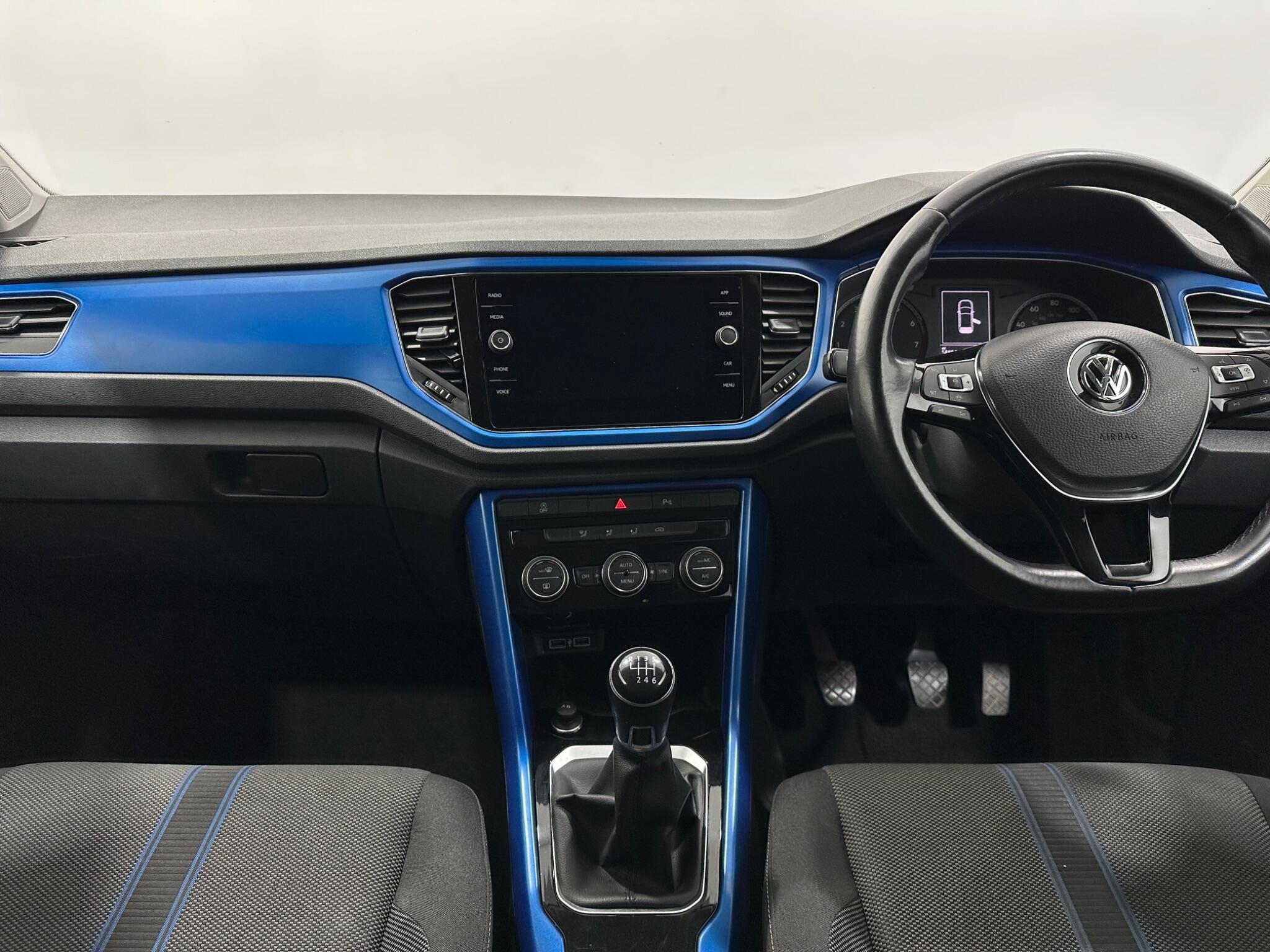 Volkswagen T-Roc view 20