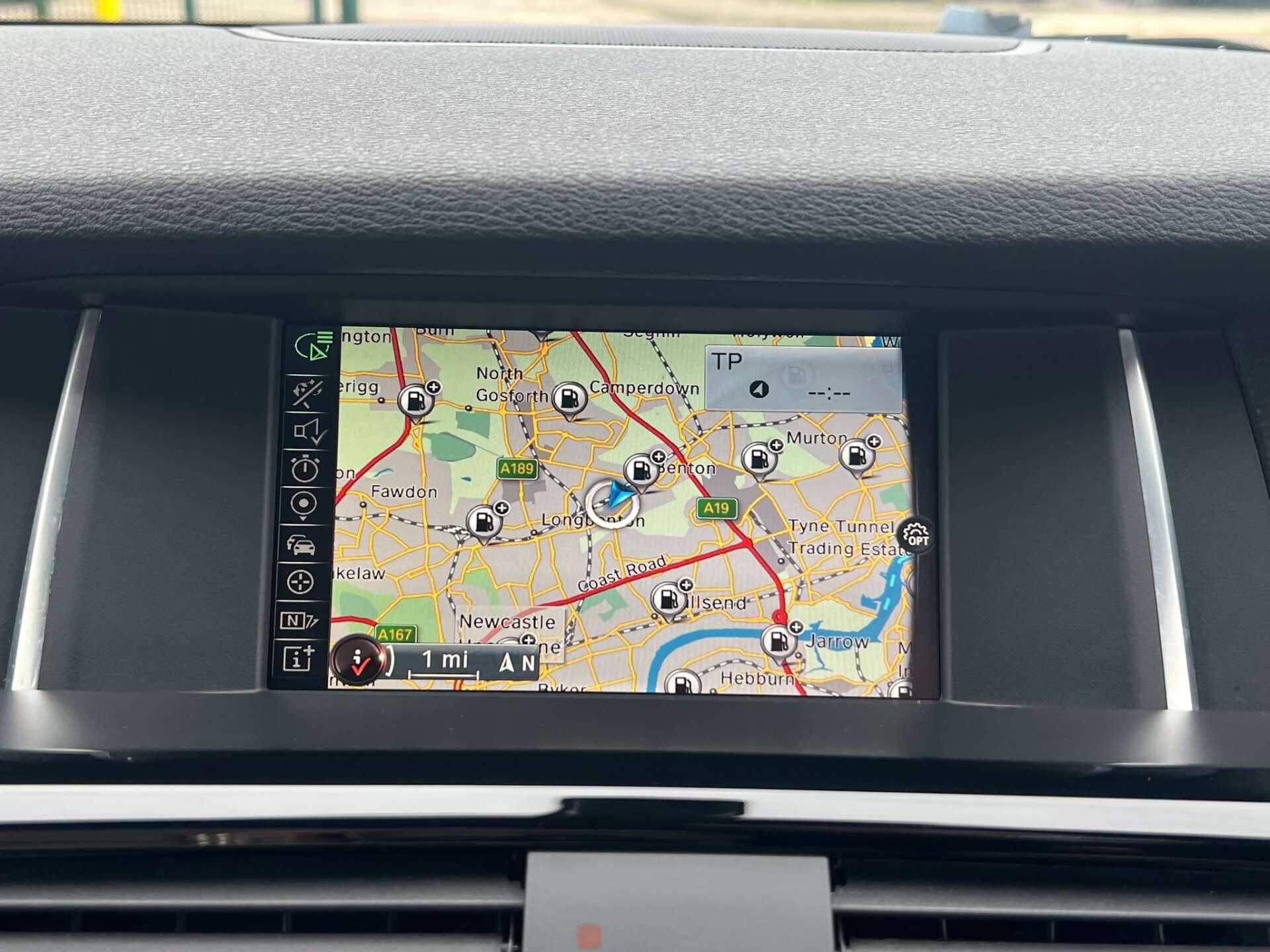 BMW X3 view 8