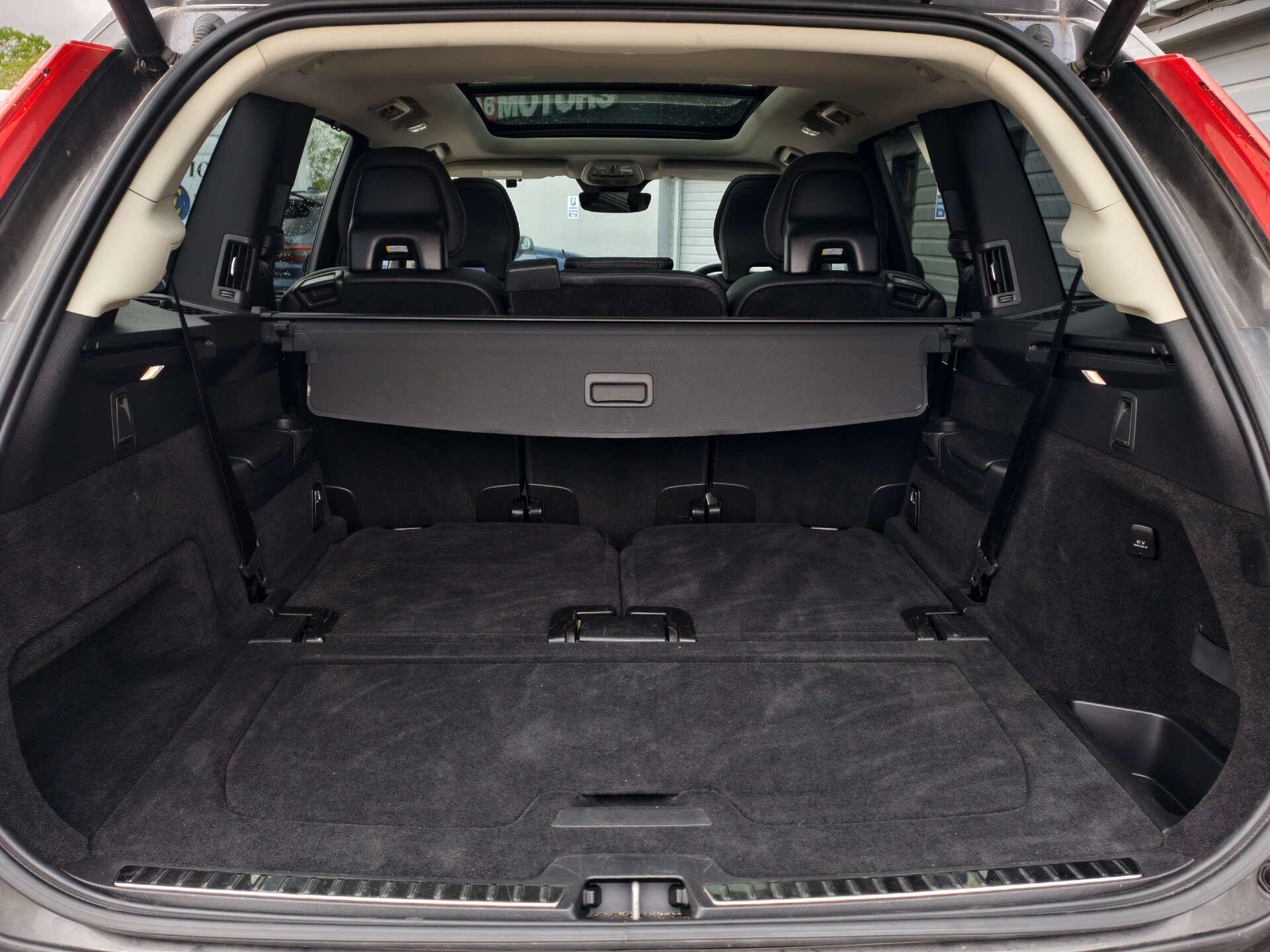 Volvo XC90 view 21