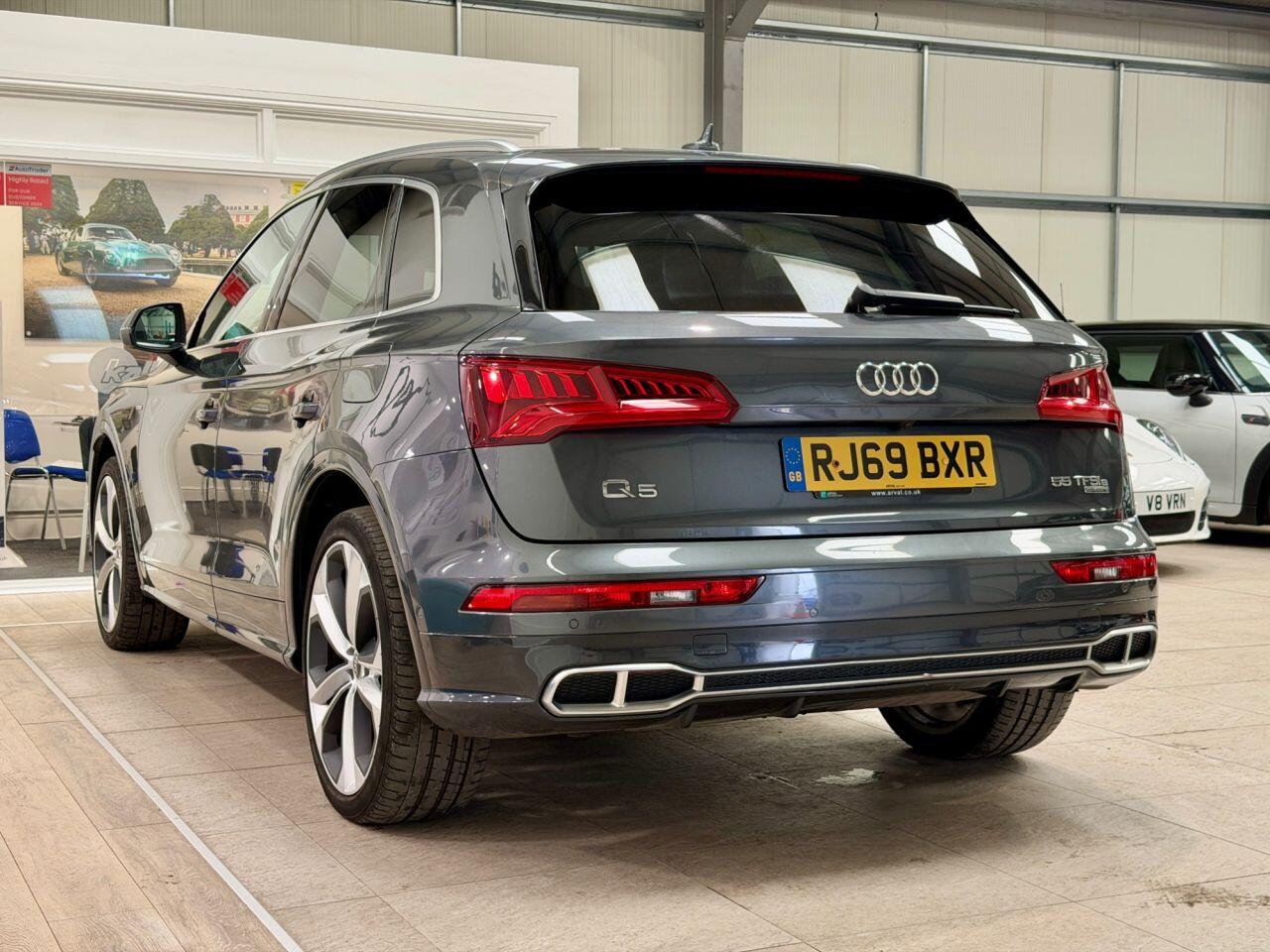 Audi Q5 view 24