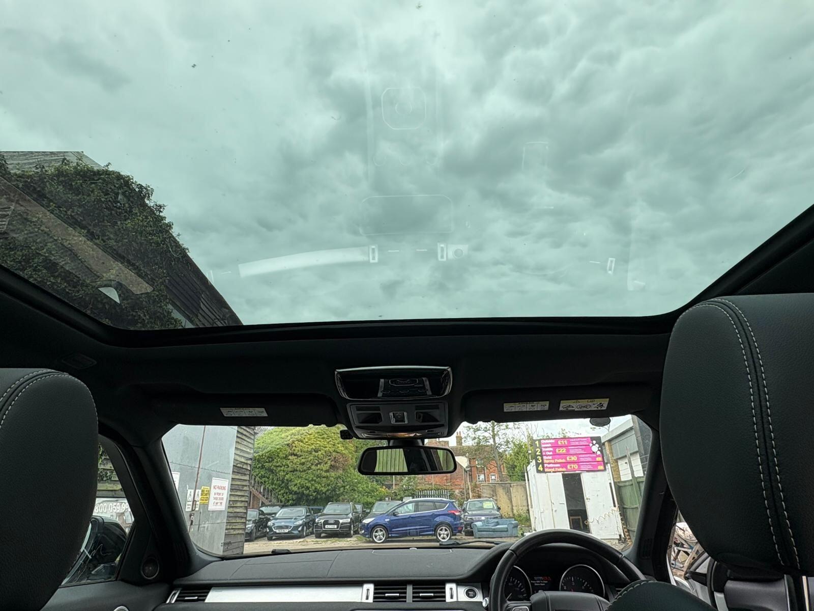 Land Rover Range Rover Evoque view 28