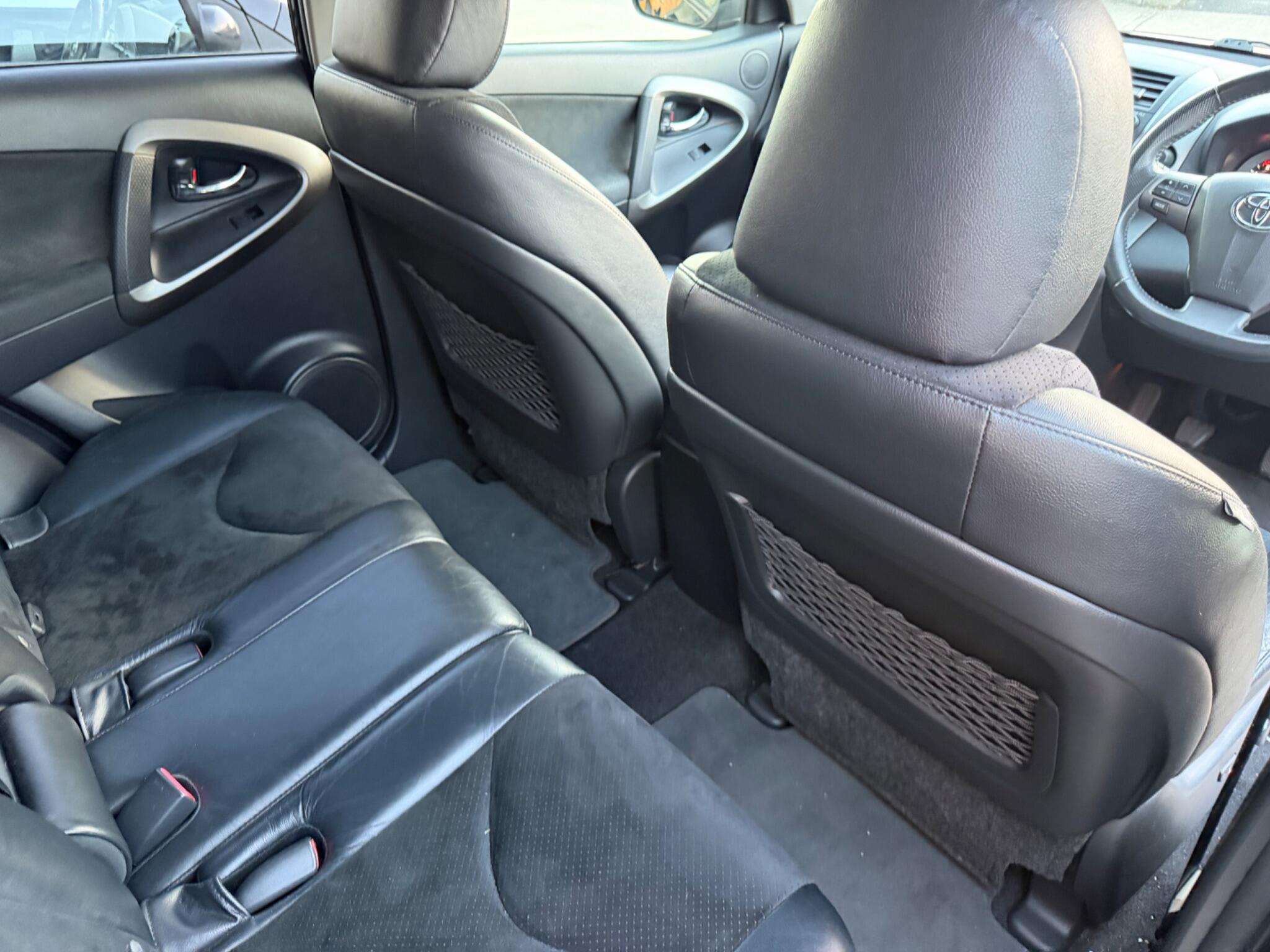 Toyota Rav4 view 13
