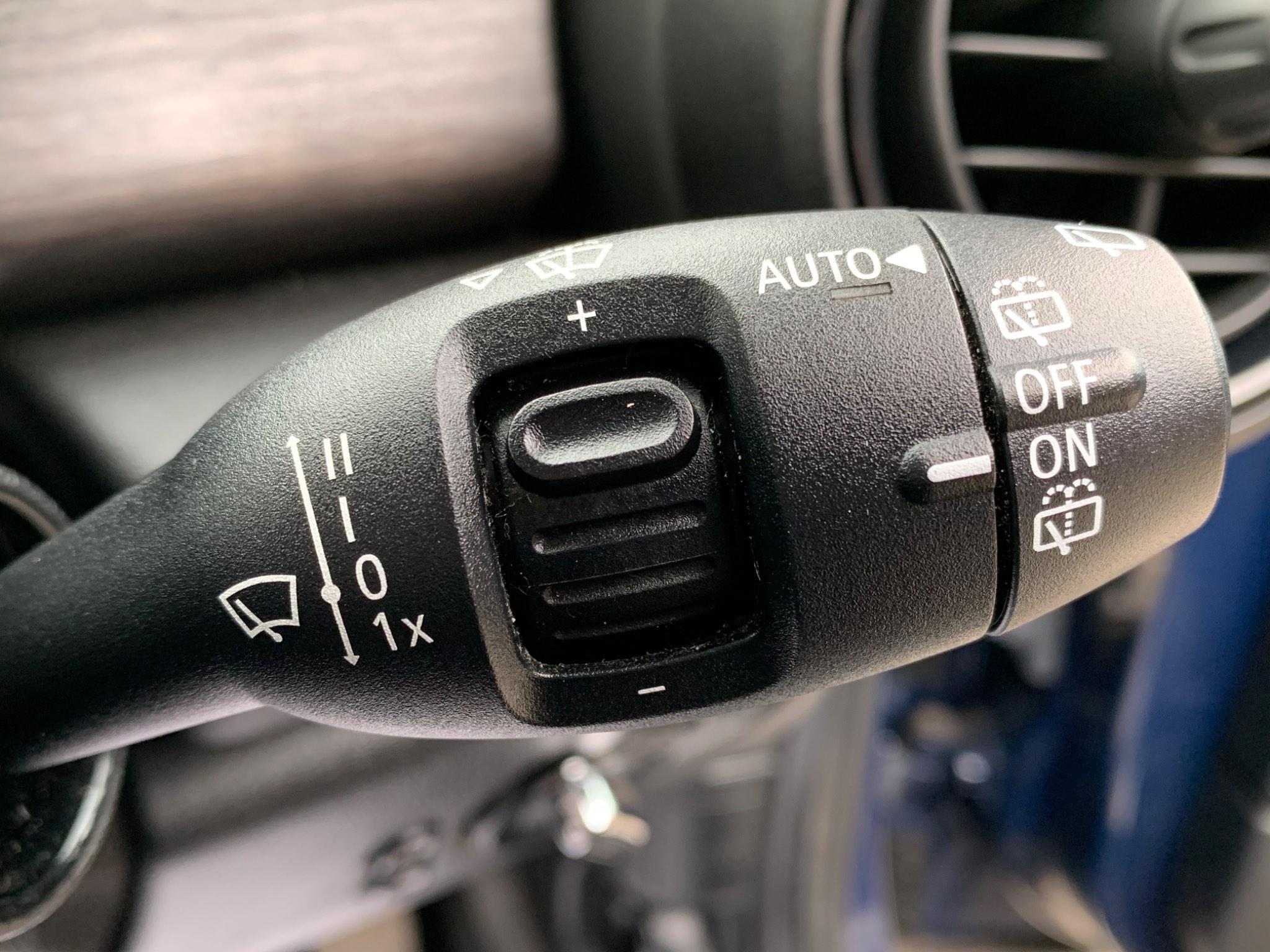 Mini Hatch view 29