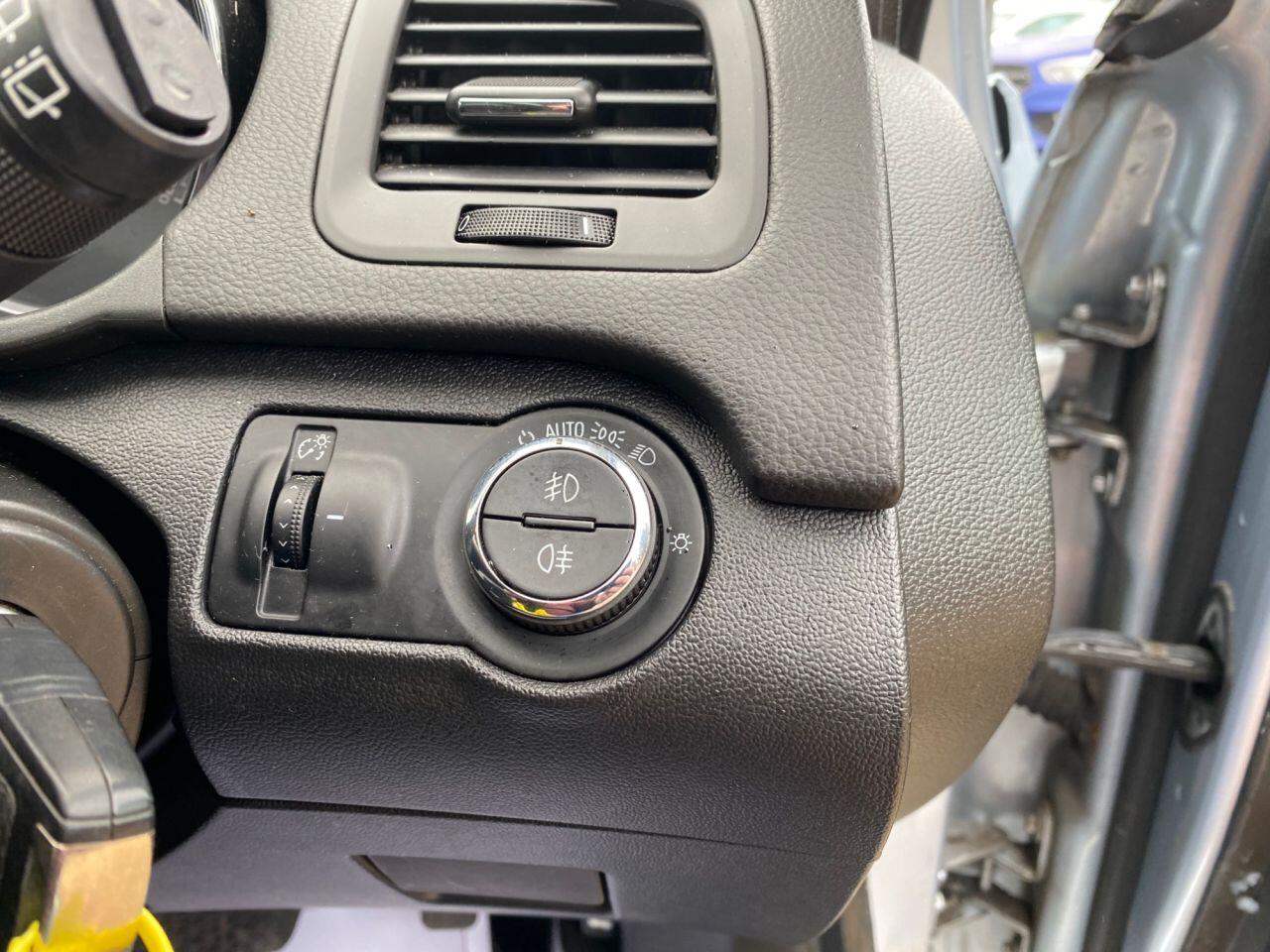 Vauxhall Insignia view 18