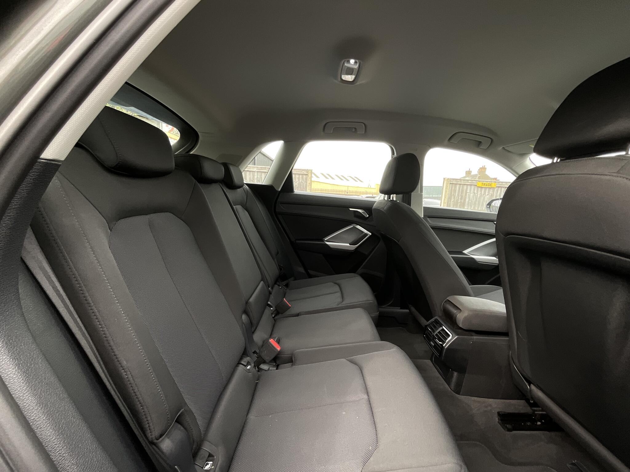 Audi Q3 view 12