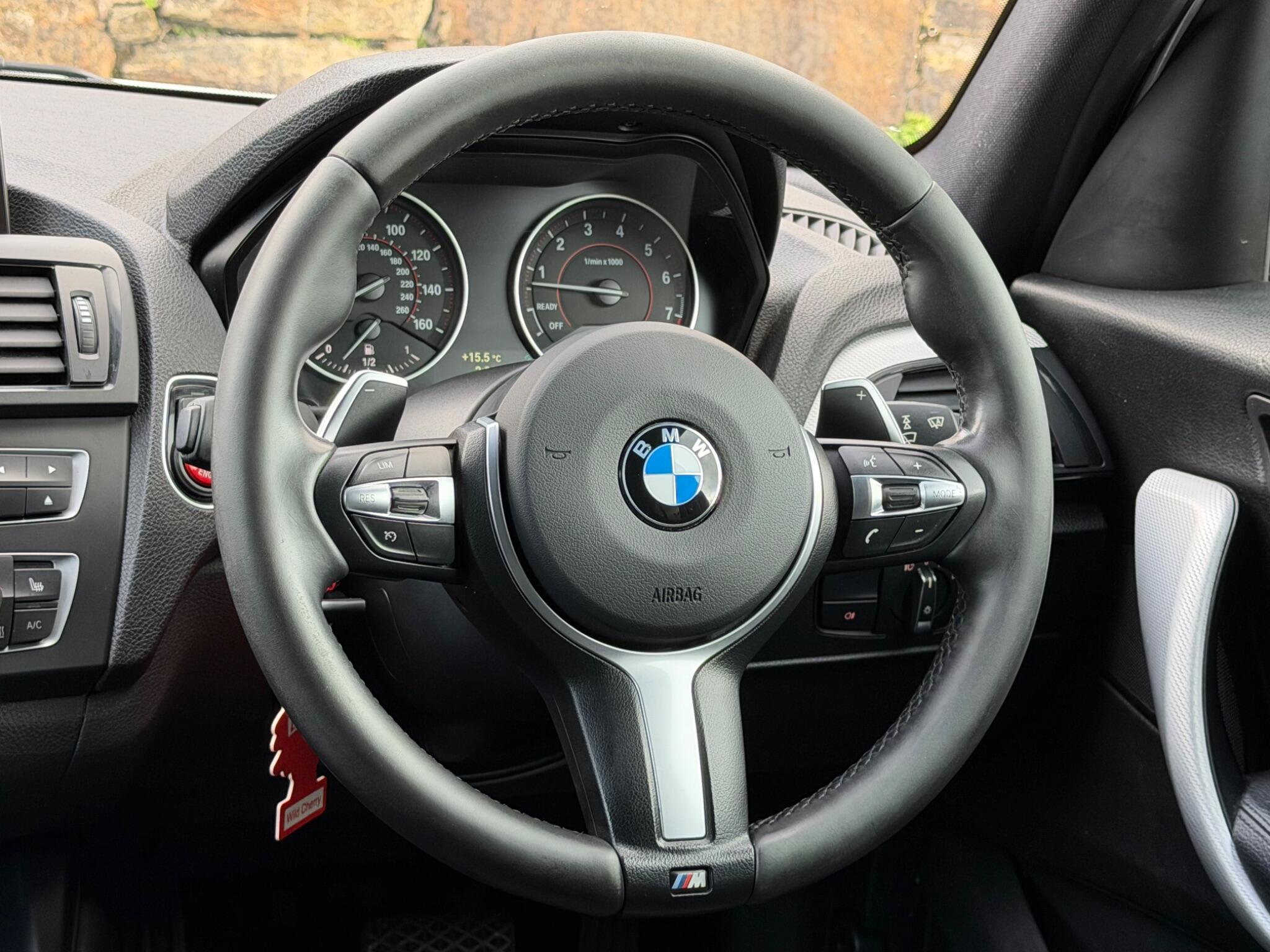 BMW 1 Series view 24