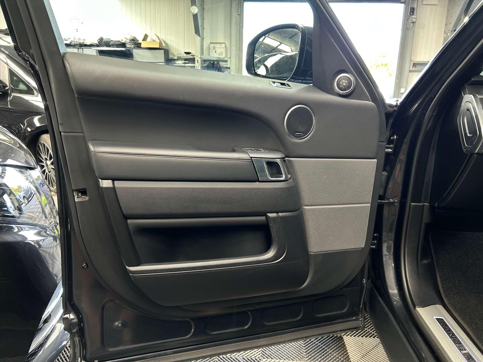 Land Rover Range Rover Sport view 16