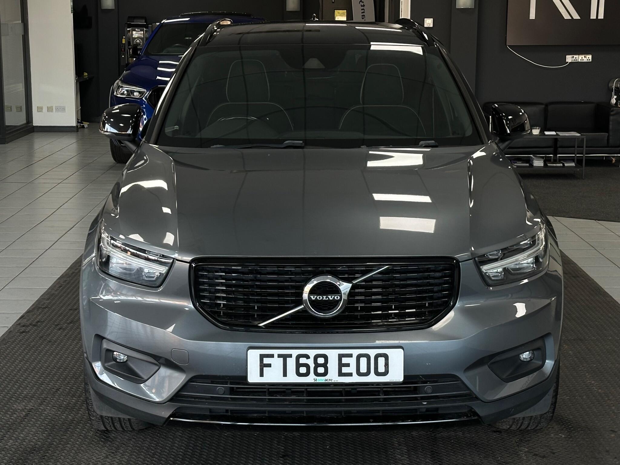 Volvo XC40 view 4