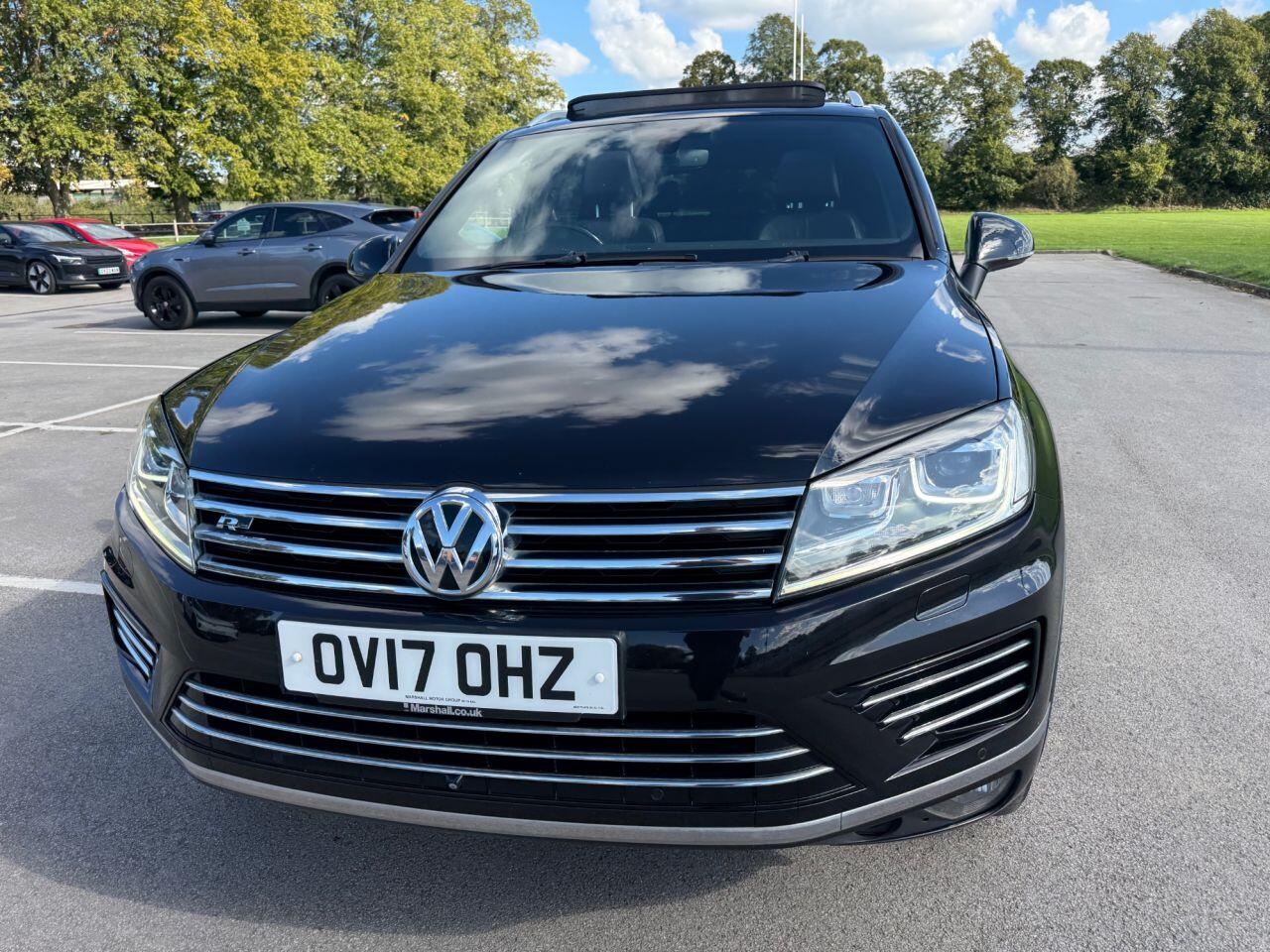 Volkswagen Touareg view 16
