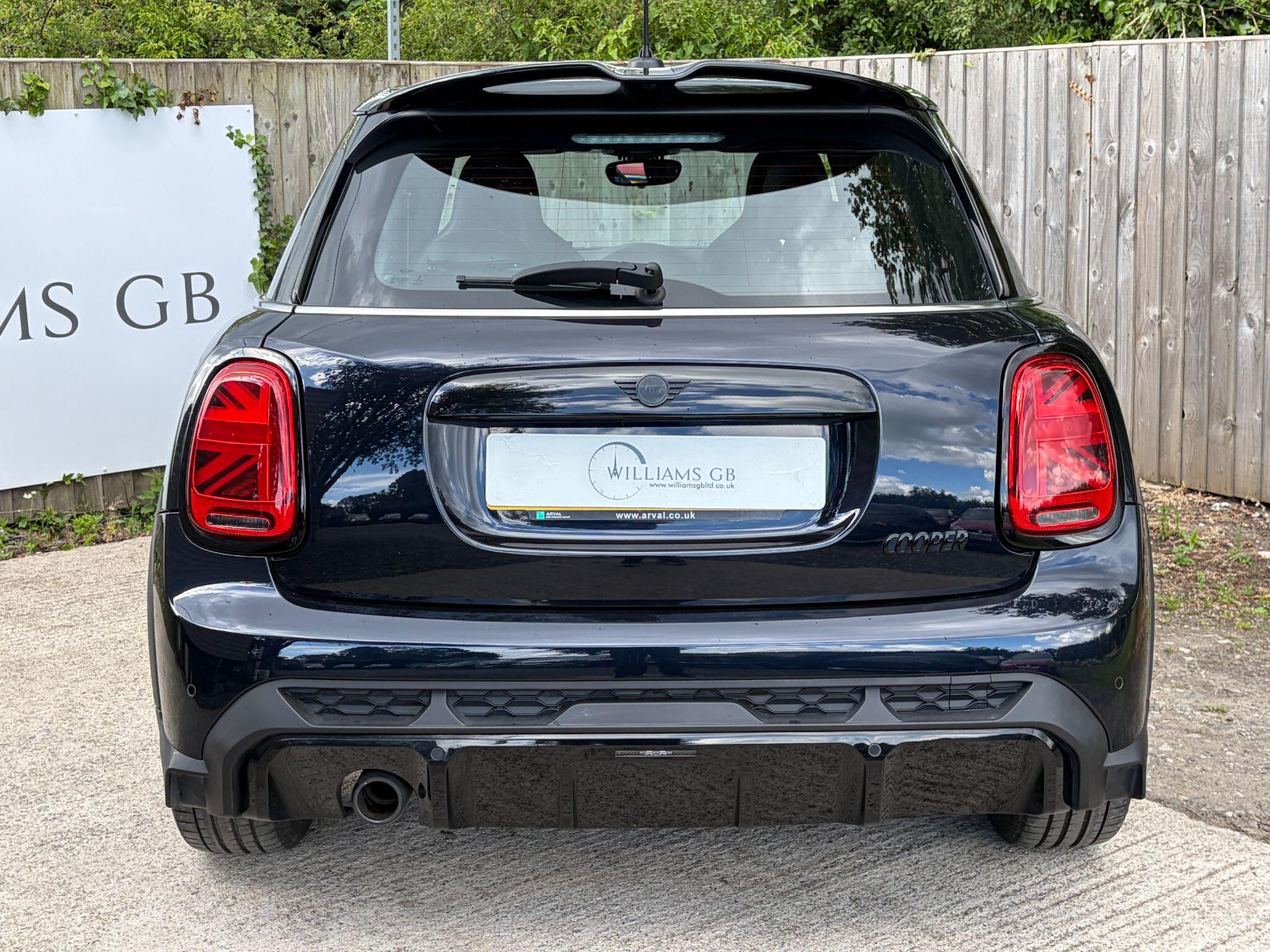 Mini Hatch view 7