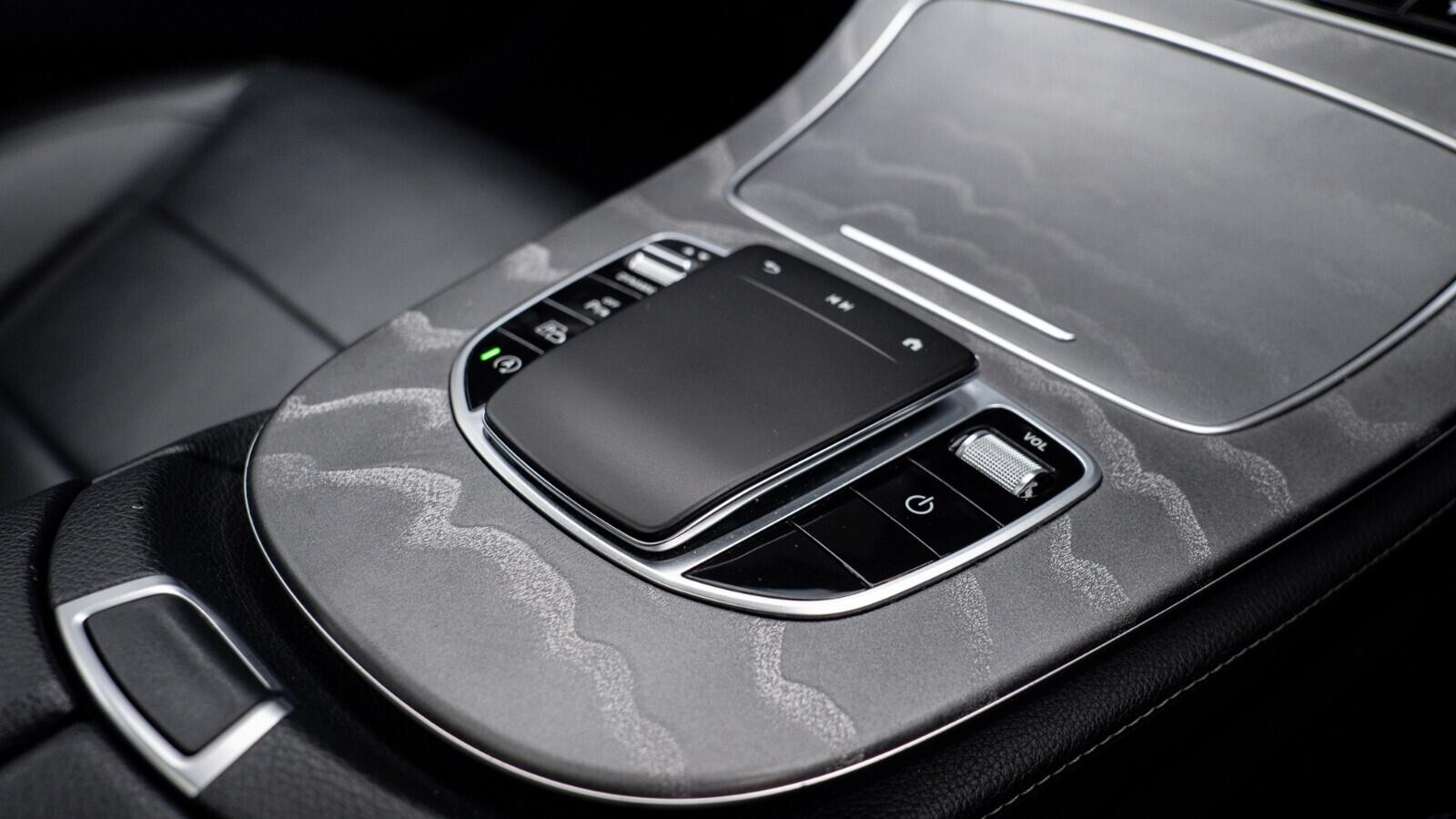 Mercedes-Benz E Class view 34
