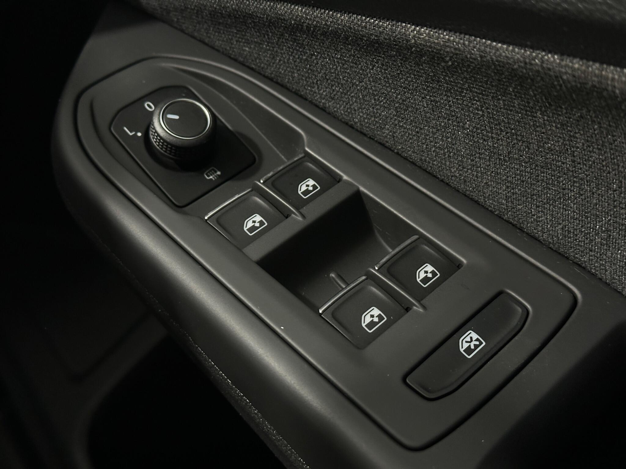 Volkswagen Golf view 19