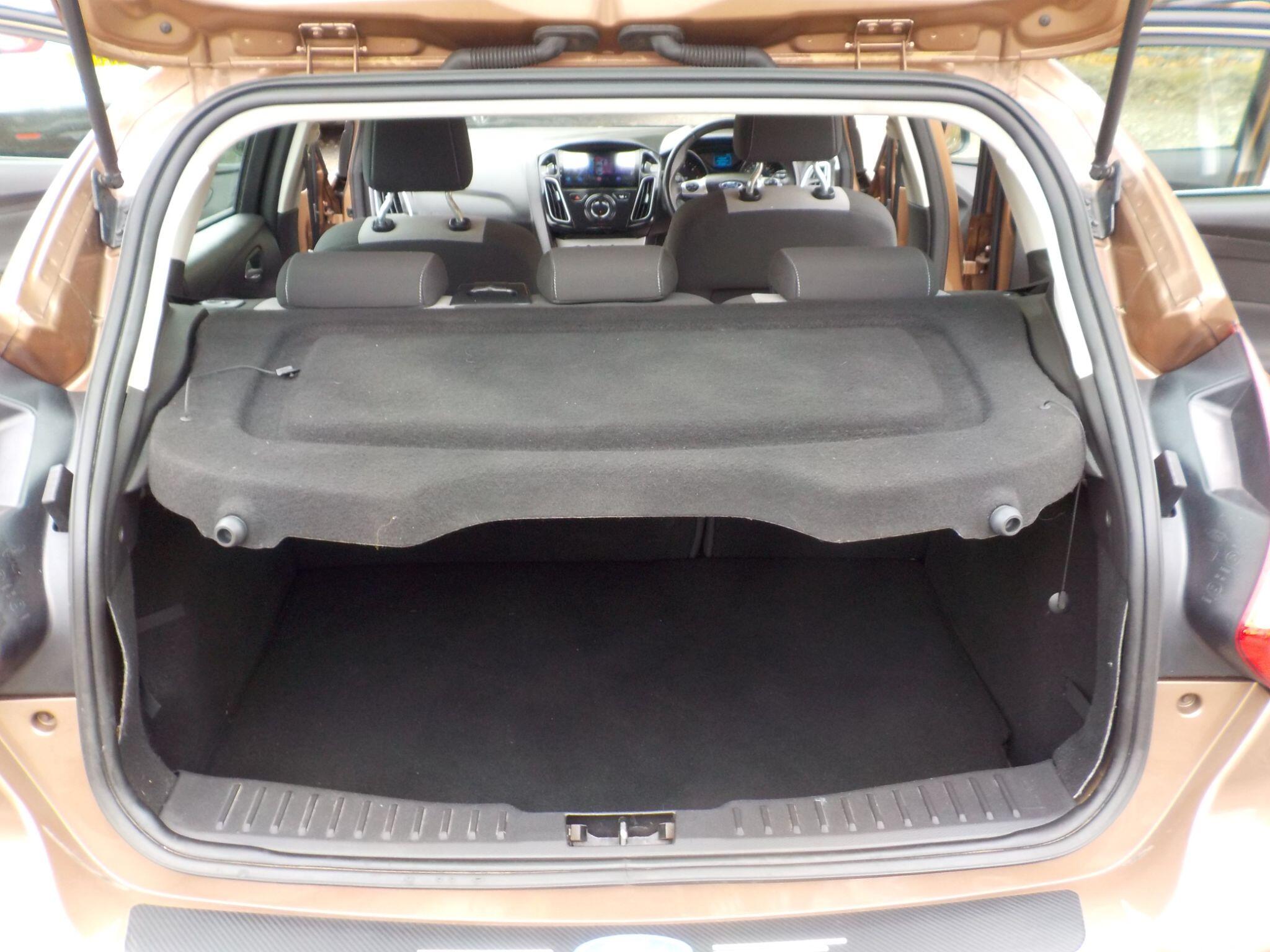 Ford Focus 1.6 TDCi Zetec Euro 5 (s/s) 5dr