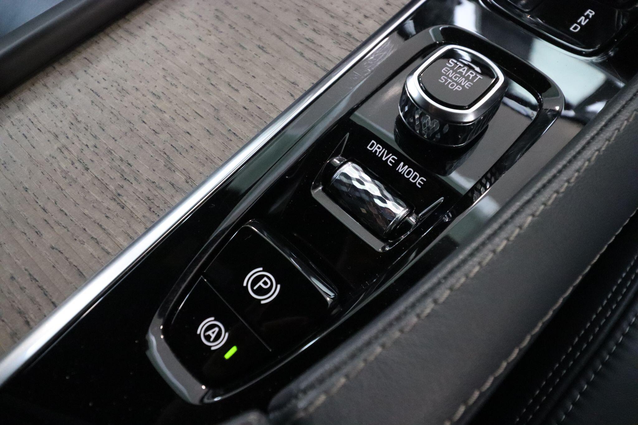 Volvo XC90 view 22