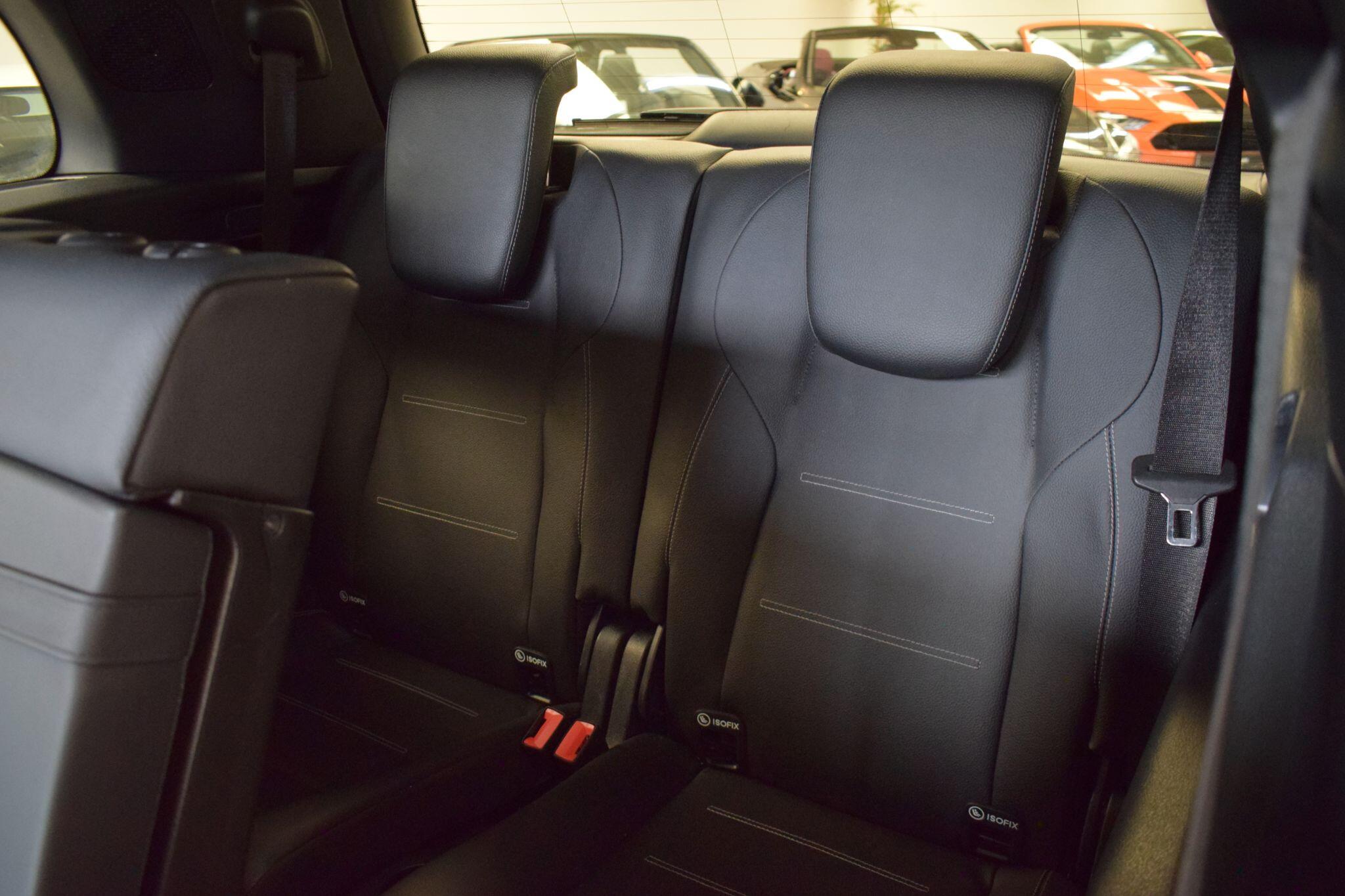 Mercedes-Benz GLB view 31