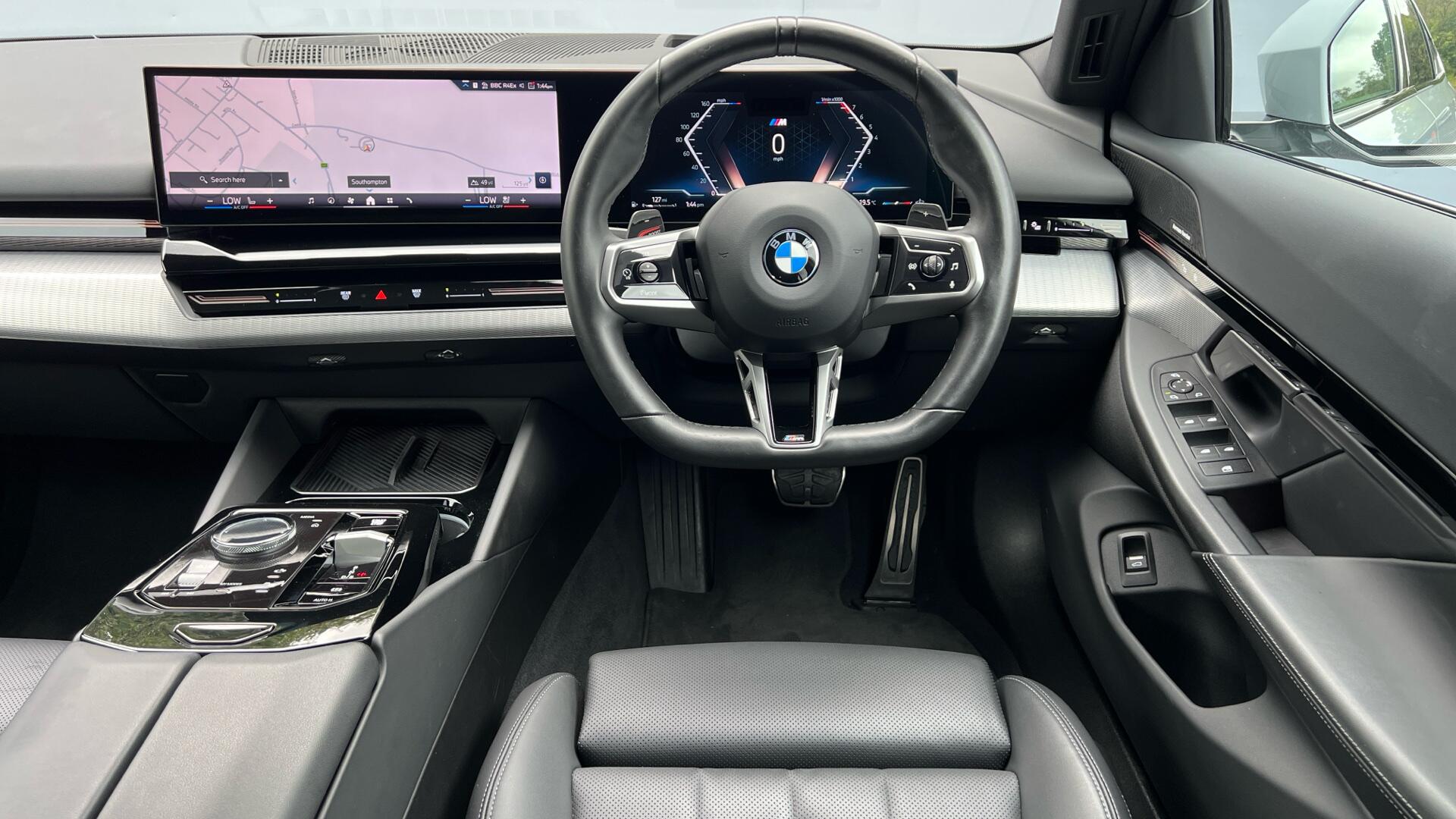 BMW 5 Series view 5