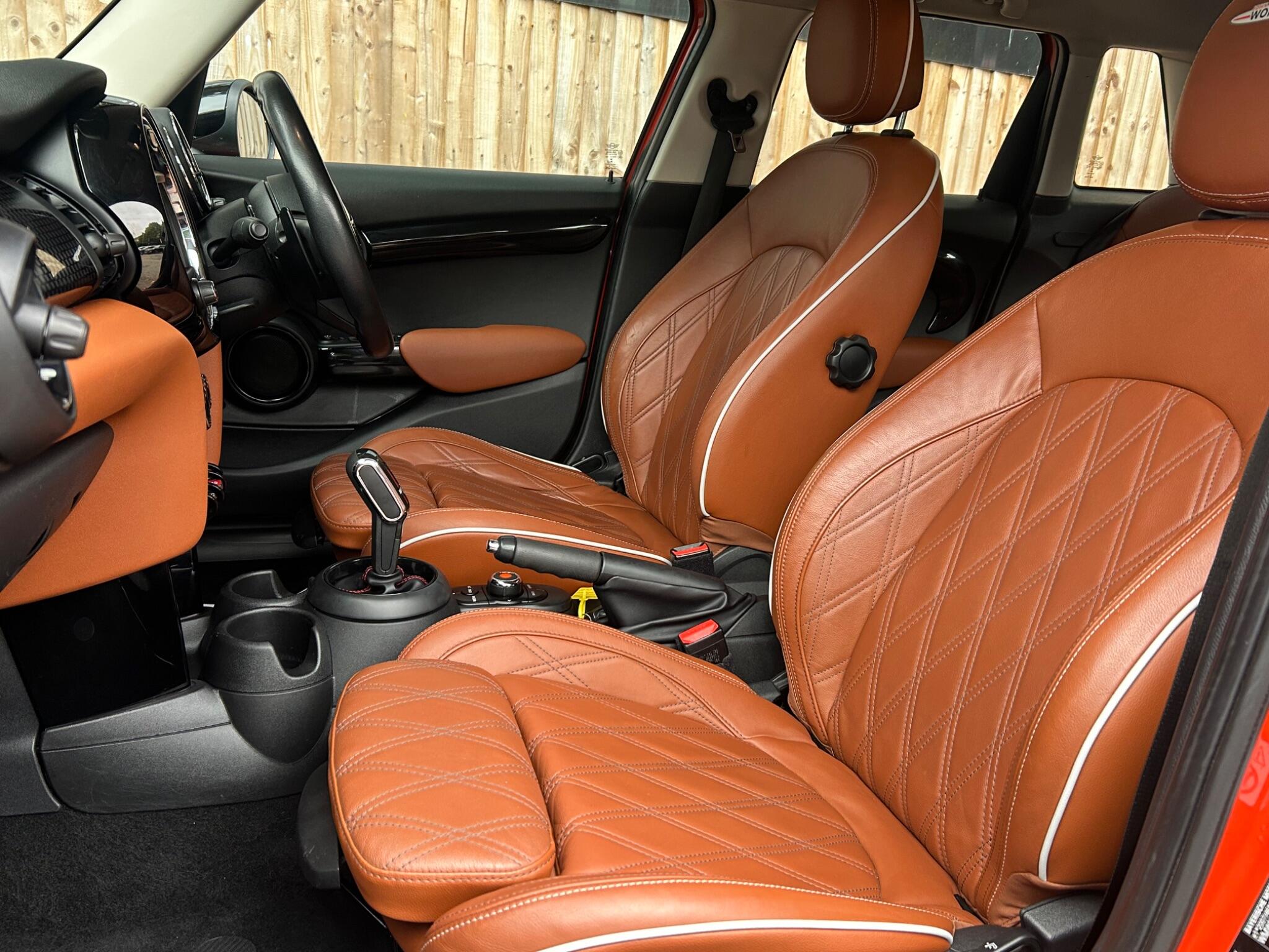 Mini Hatch view 4