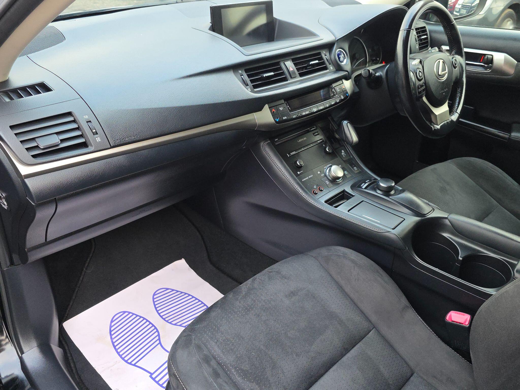 2015 Lexus CT image 10