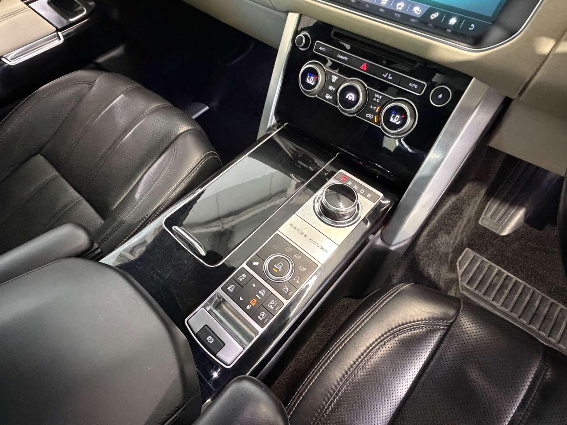 Land Rover Range Rover view 15