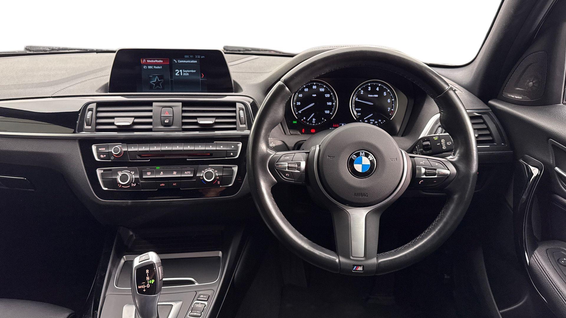 BMW 1 Series view 5