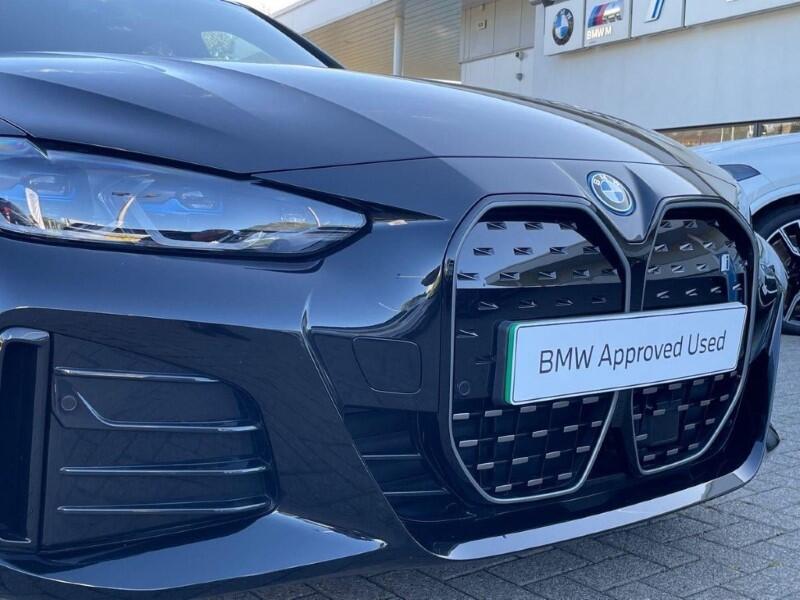 BMW i4 view 40