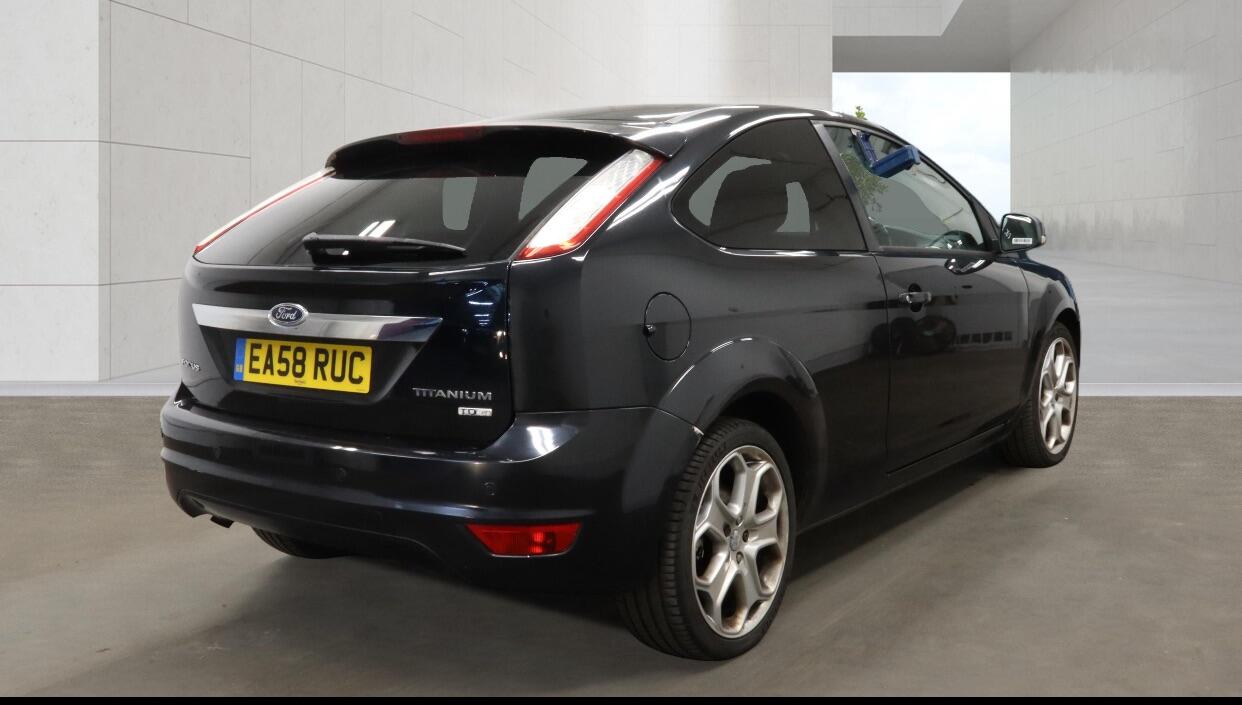 Ford Focus view 4