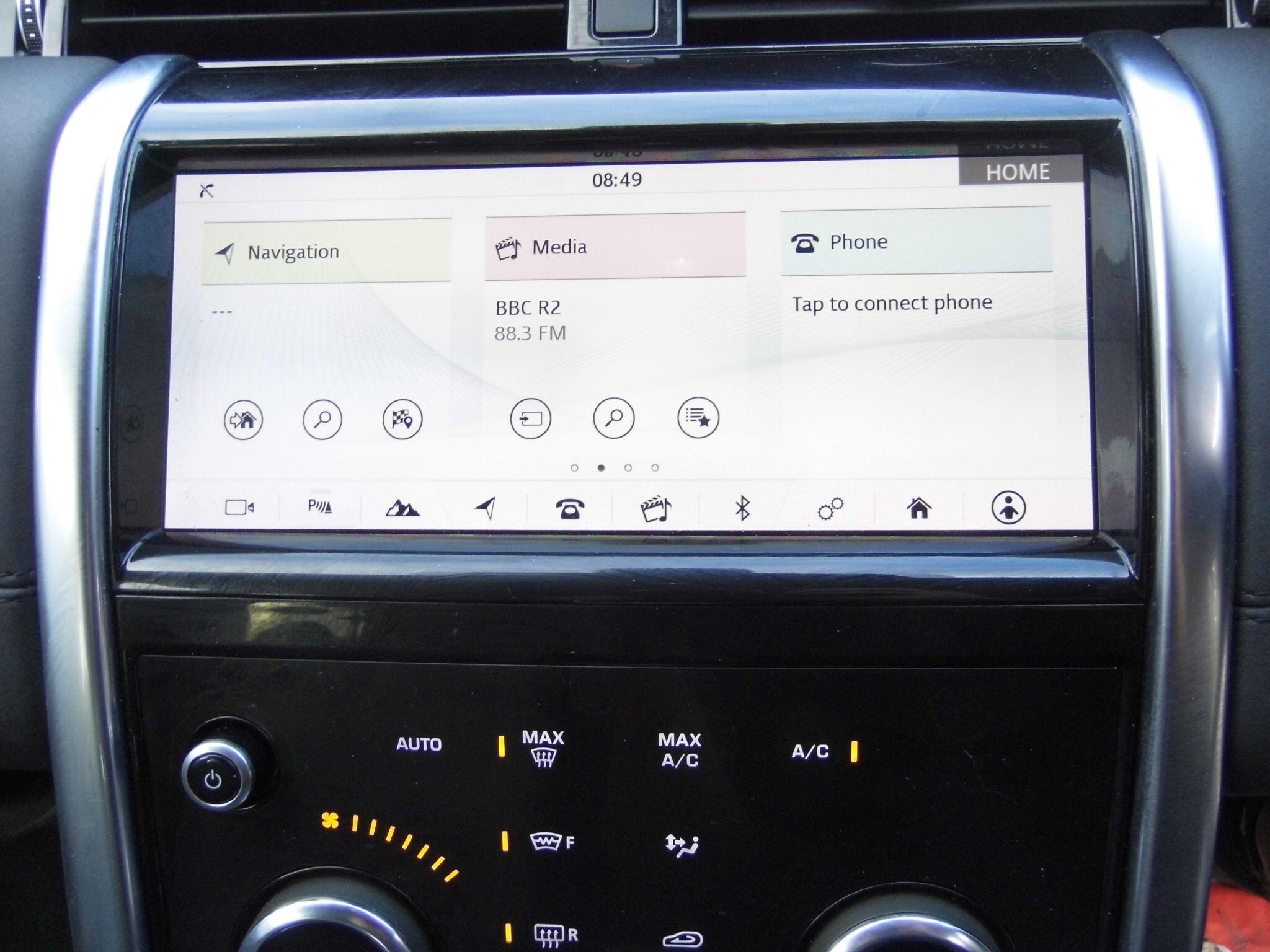Land Rover Discovery Sport view 22