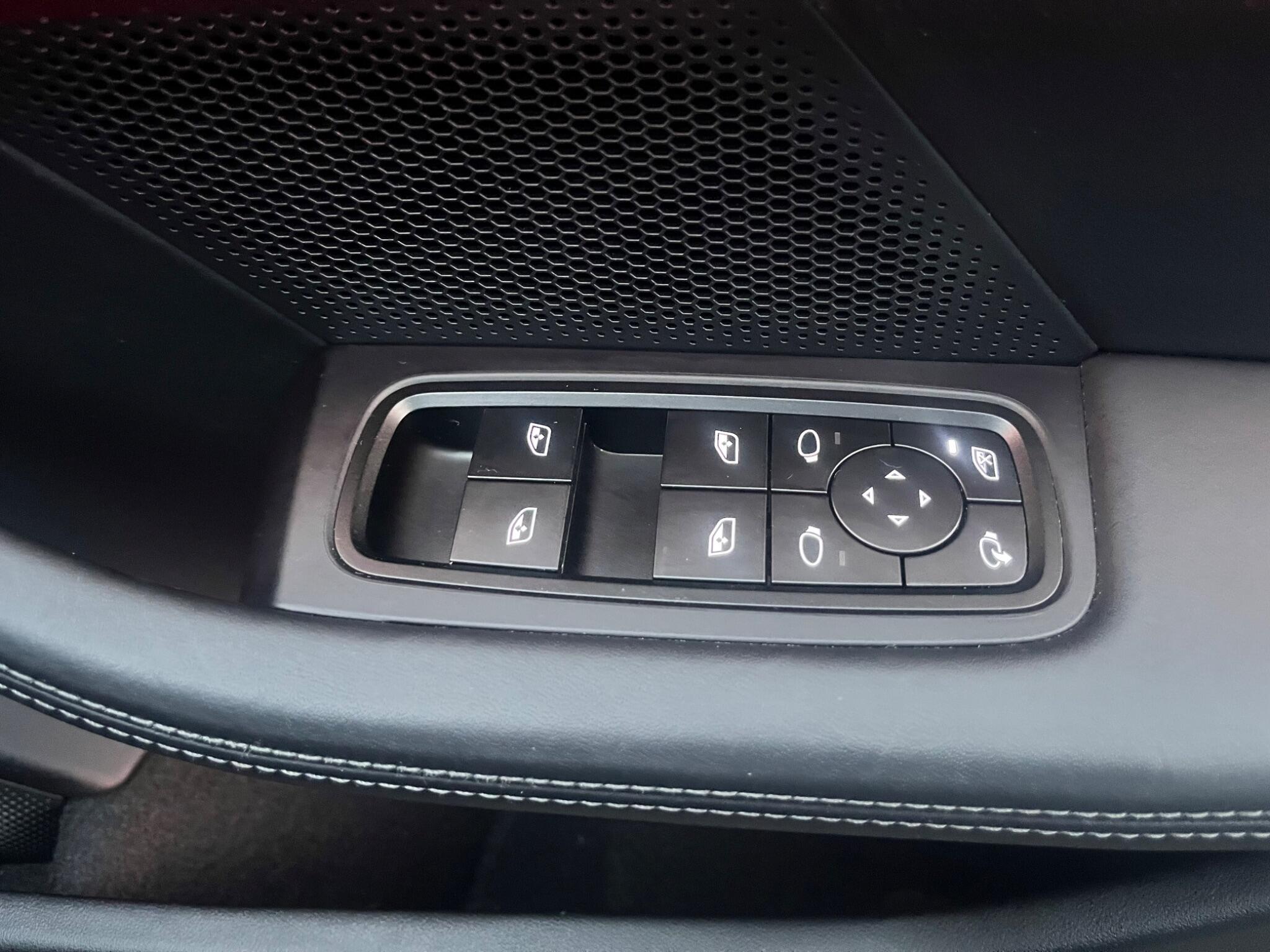 Porsche Taycan view 33