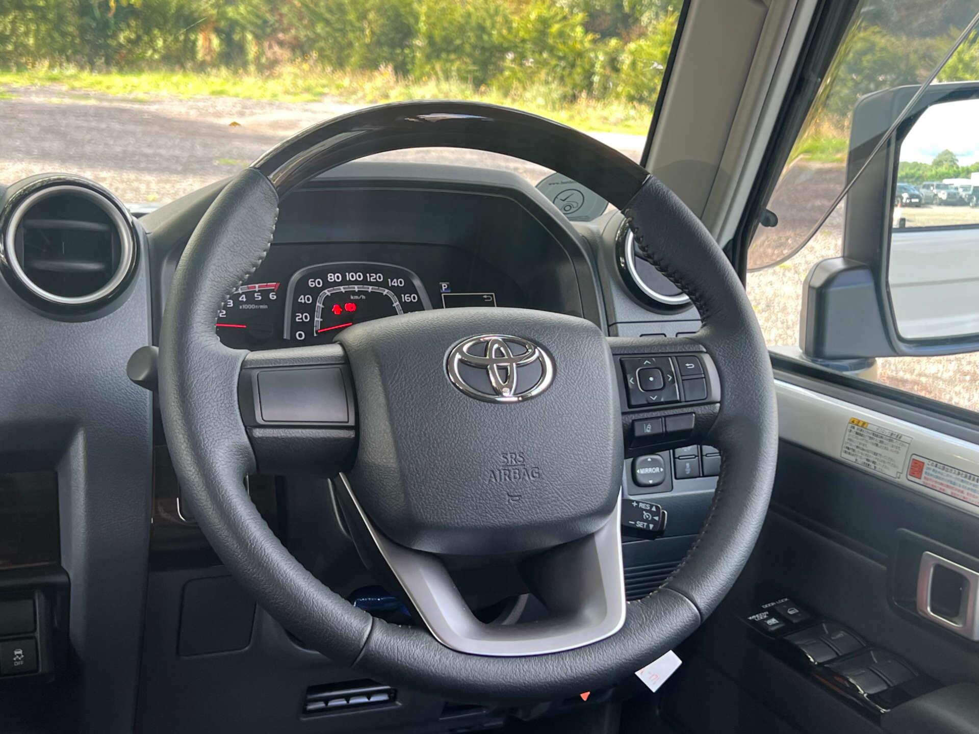 Toyota Land Cruiser view 45