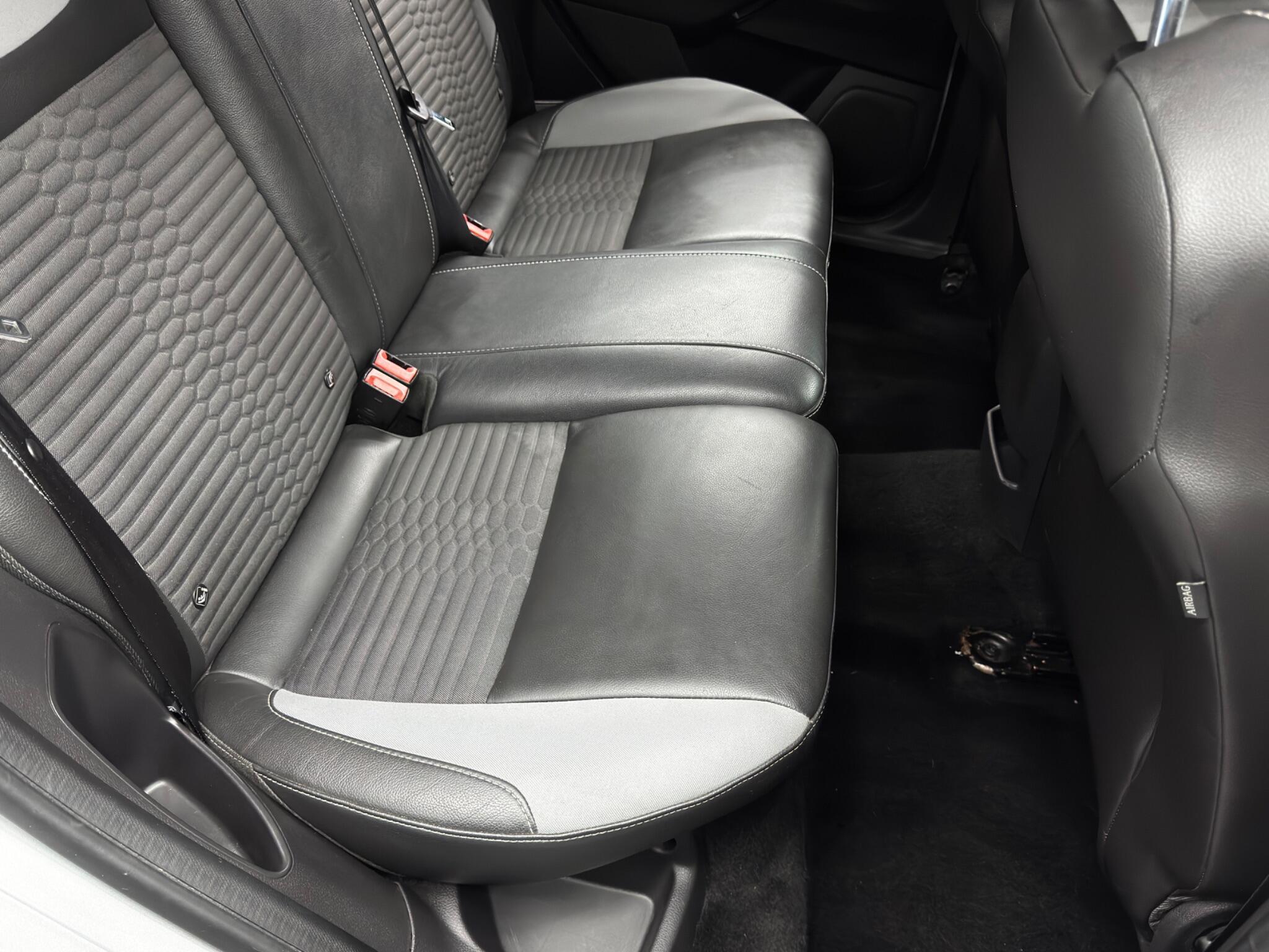 Ford Focus view 16