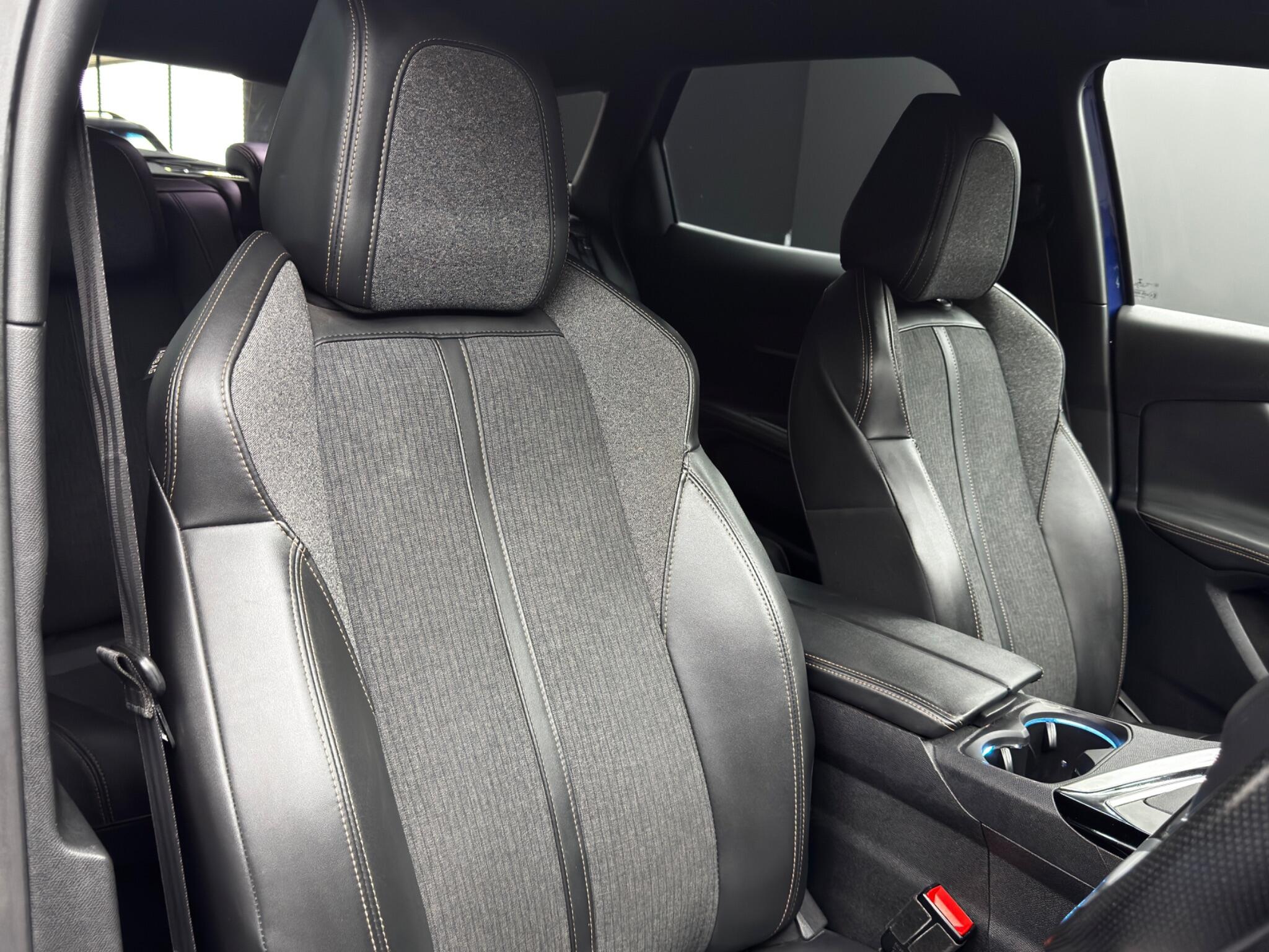 Peugeot 3008 view 12