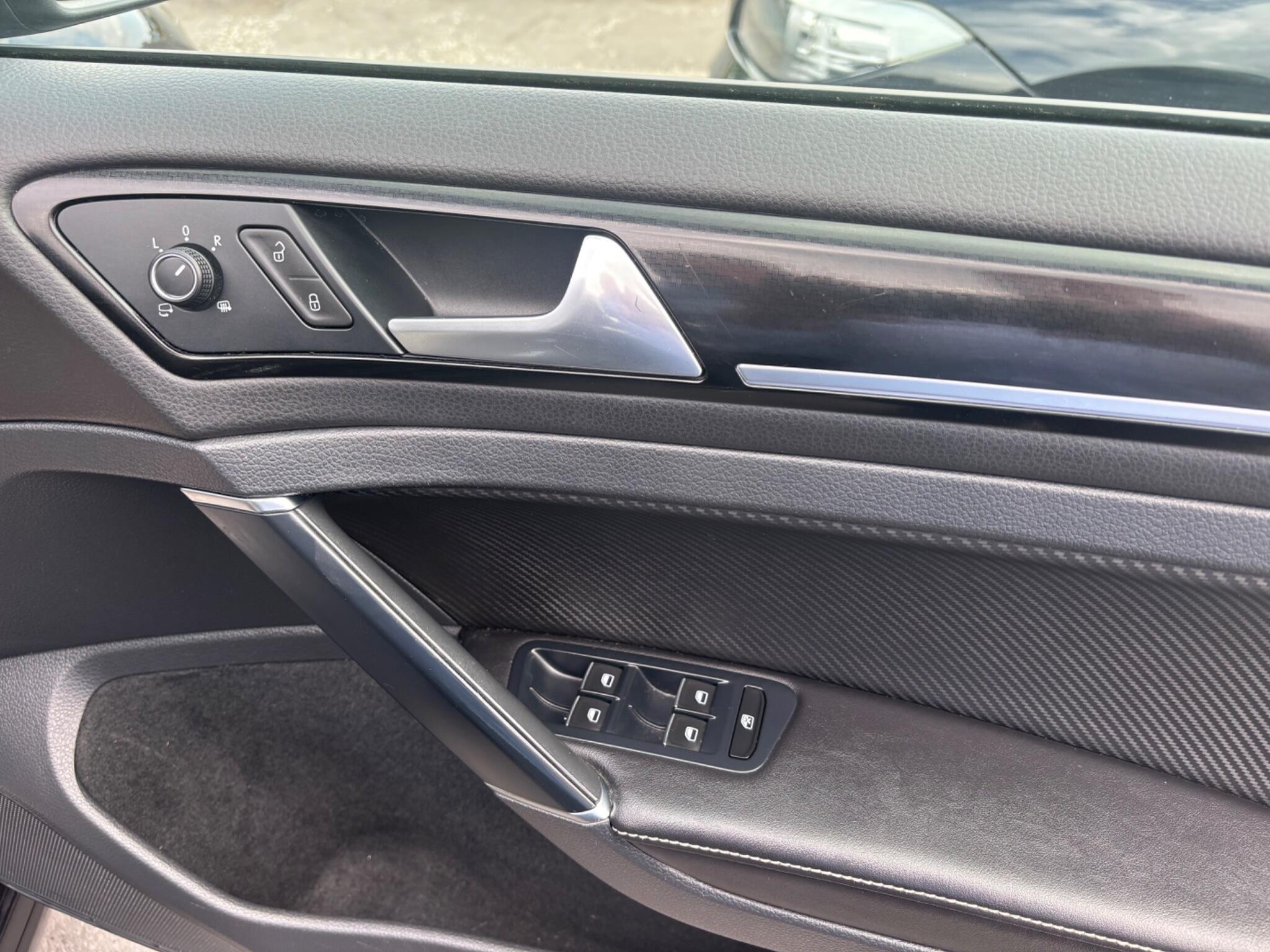 Volkswagen Golf view 48