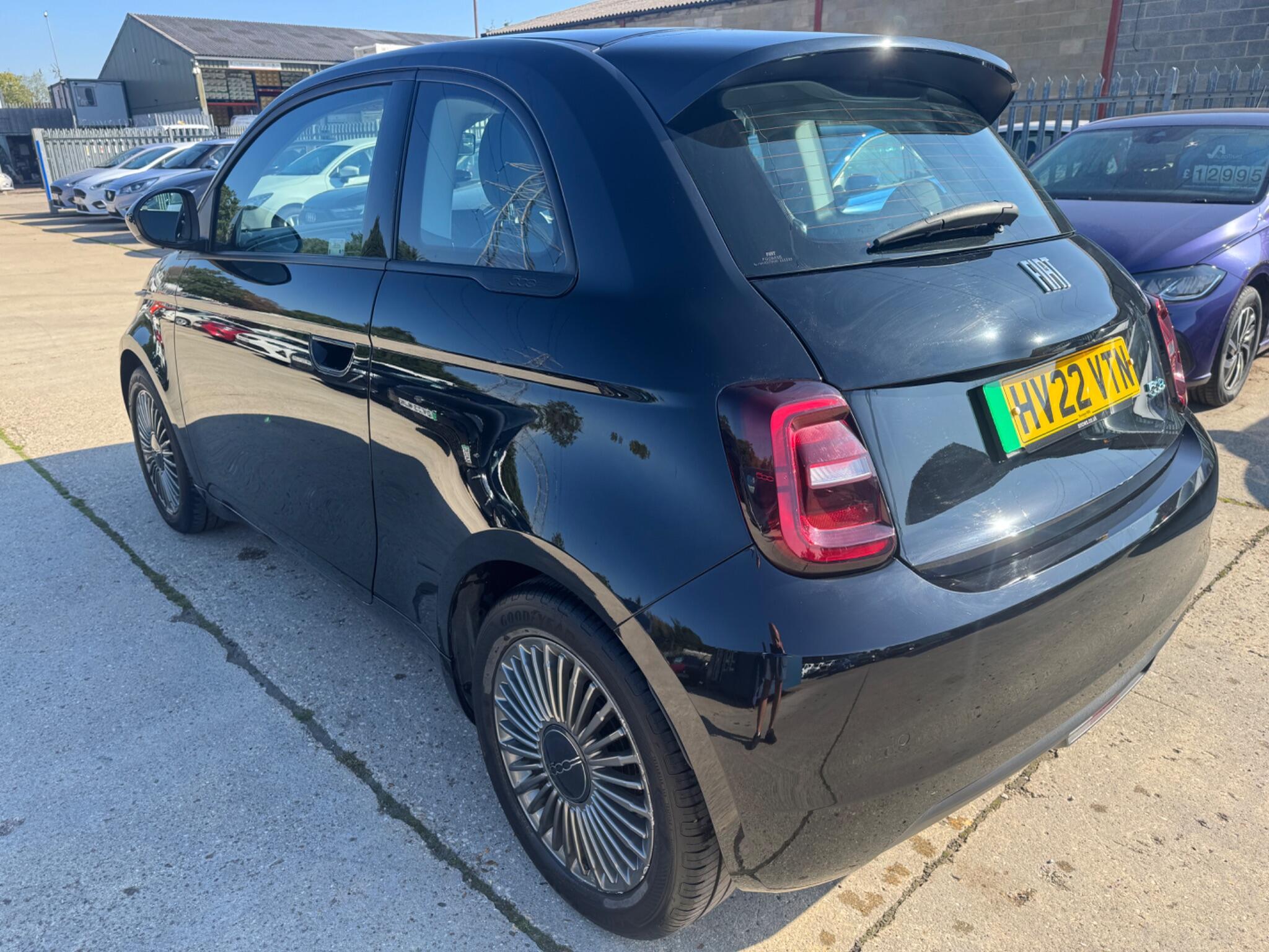 Fiat 500e view 10