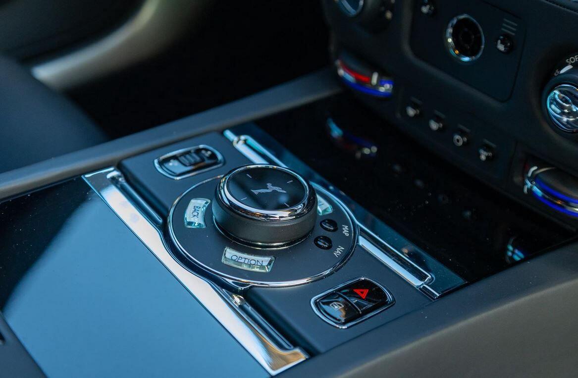 Rolls-Royce Wraith view 13