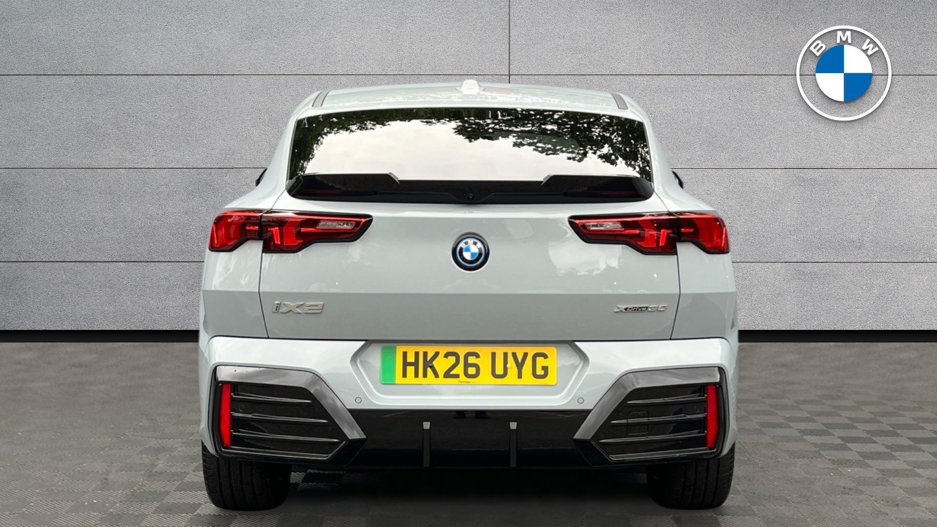 BMW Ix2 view 15
